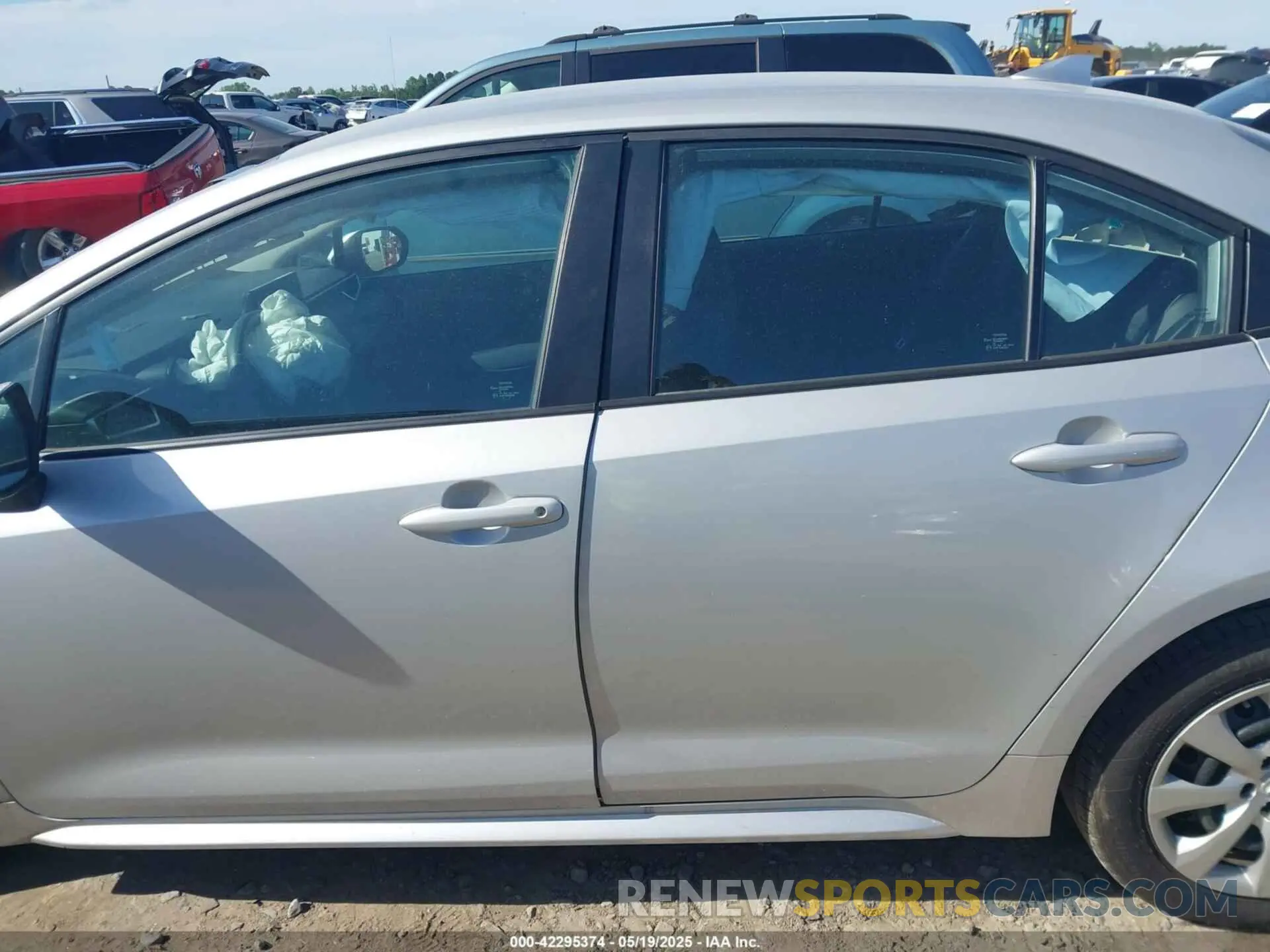 14 Photograph of a damaged car 5YFB4MDE0PP020615 TOYOTA COROLLA 2023