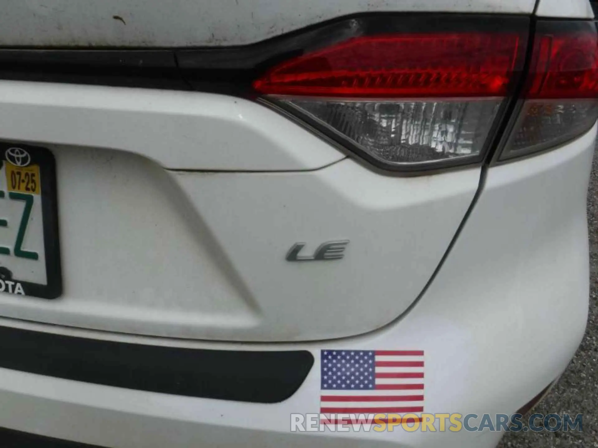 18 Photograph of a damaged car 5YFB4MDE0PP044882 TOYOTA COROLLA 2023