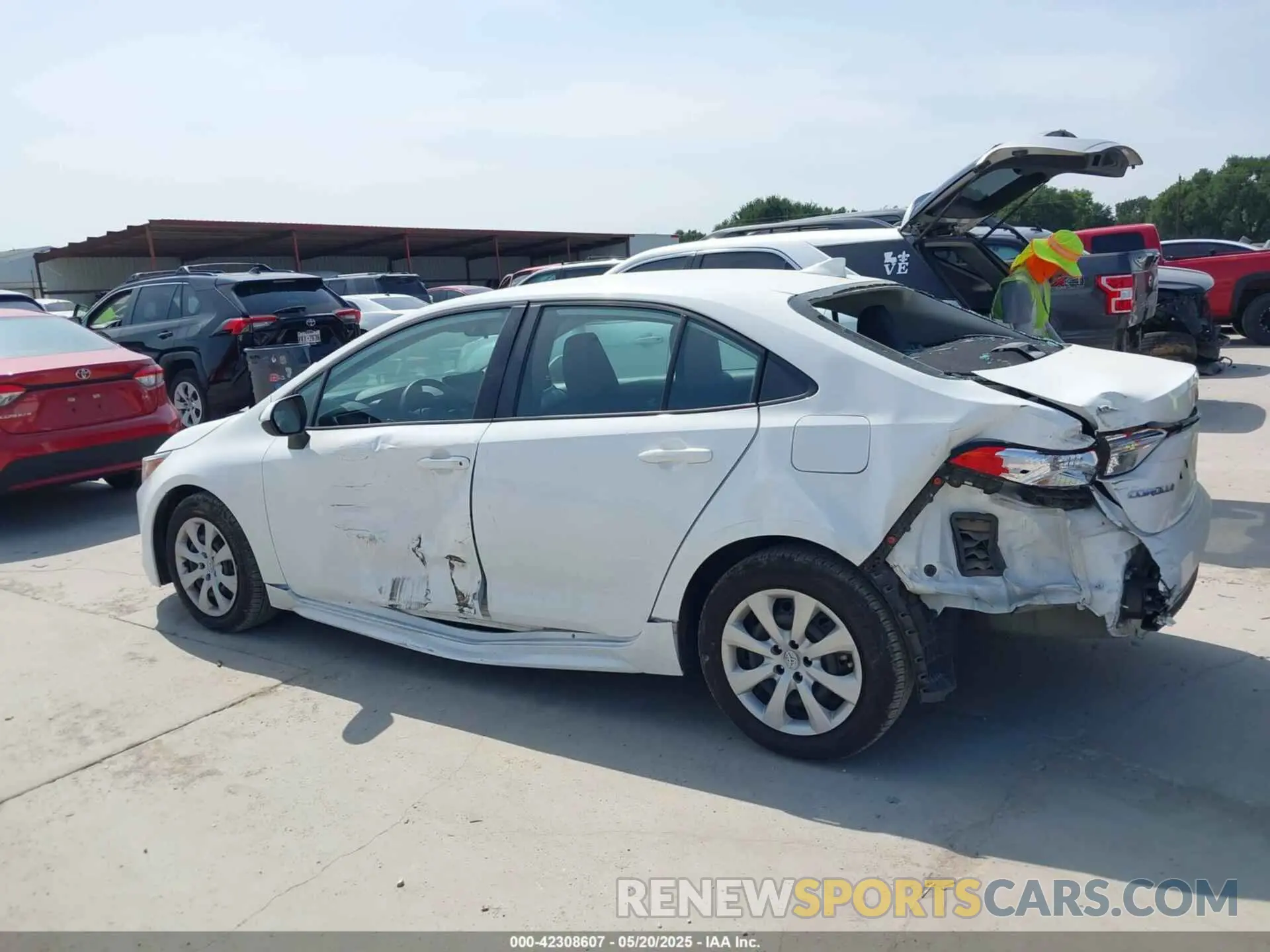 14 Photograph of a damaged car 5YFB4MDE1PP011972 TOYOTA COROLLA 2023