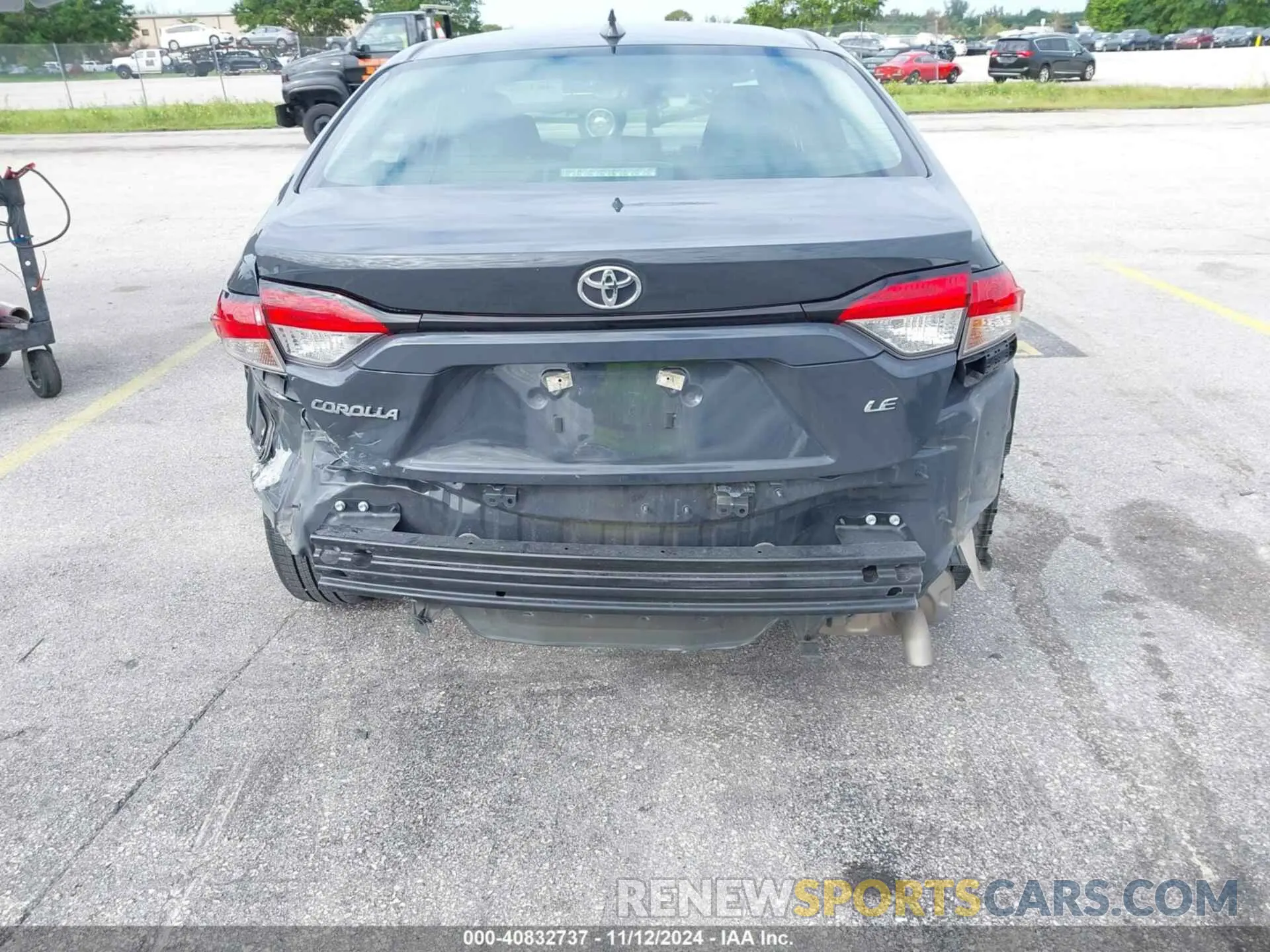 18 Photograph of a damaged car 5YFB4MDE1PP015021 TOYOTA COROLLA 2023