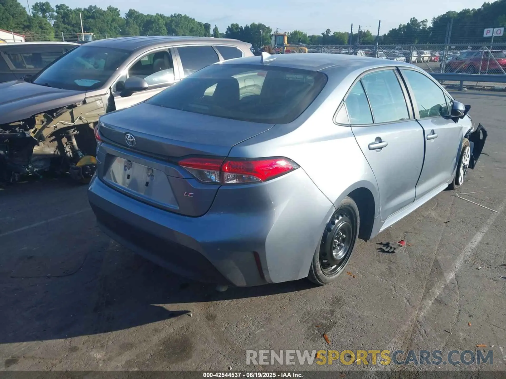 4 Photograph of a damaged car 5YFB4MDE1PP060945 TOYOTA COROLLA 2023