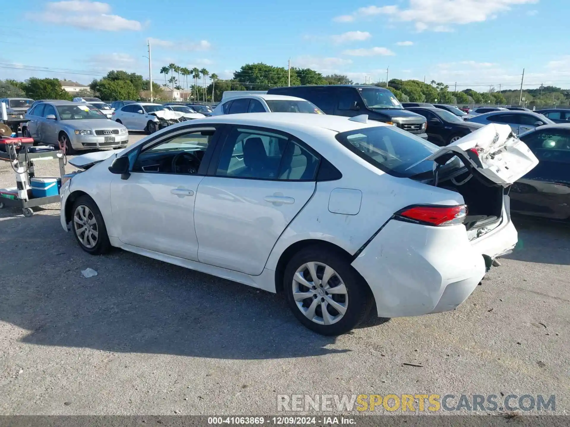 3 Photograph of a damaged car 5YFB4MDE1PP079155 TOYOTA COROLLA 2023