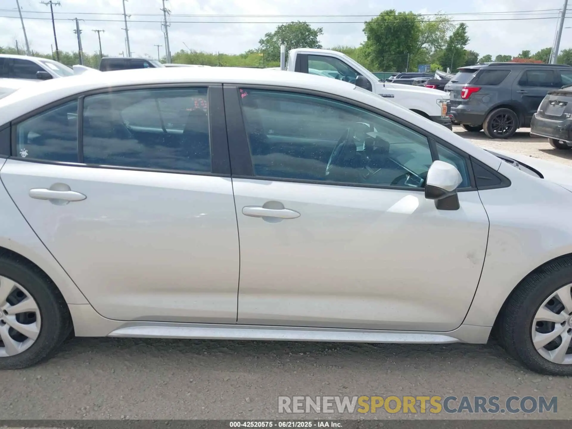 13 Photograph of a damaged car 5YFB4MDE2PP017134 TOYOTA COROLLA 2023