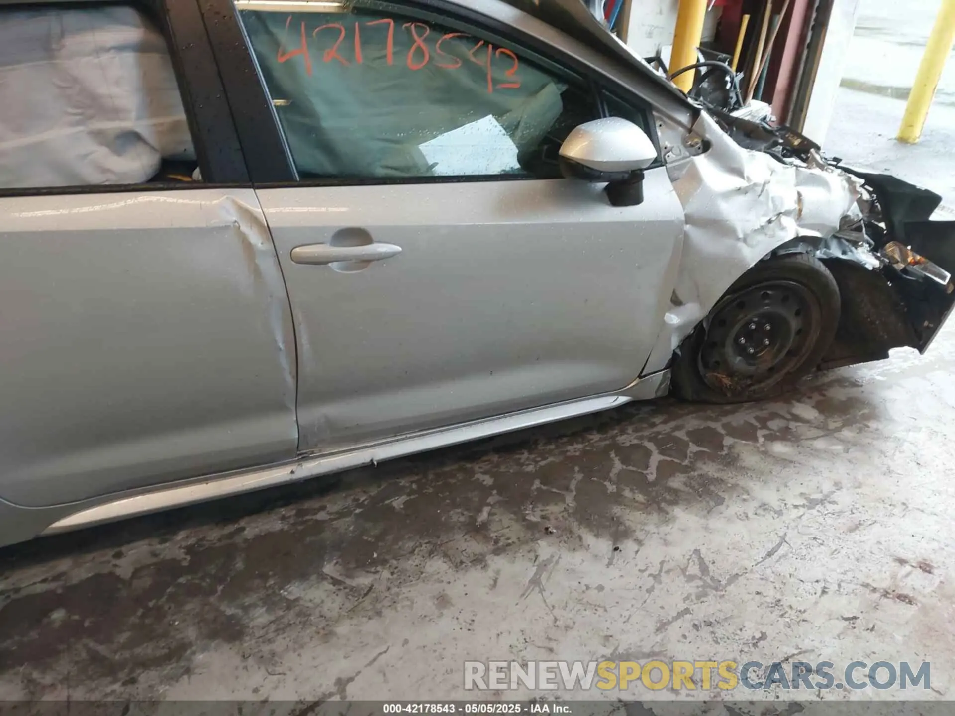 13 Photograph of a damaged car 5YFB4MDE2PP025296 TOYOTA COROLLA 2023