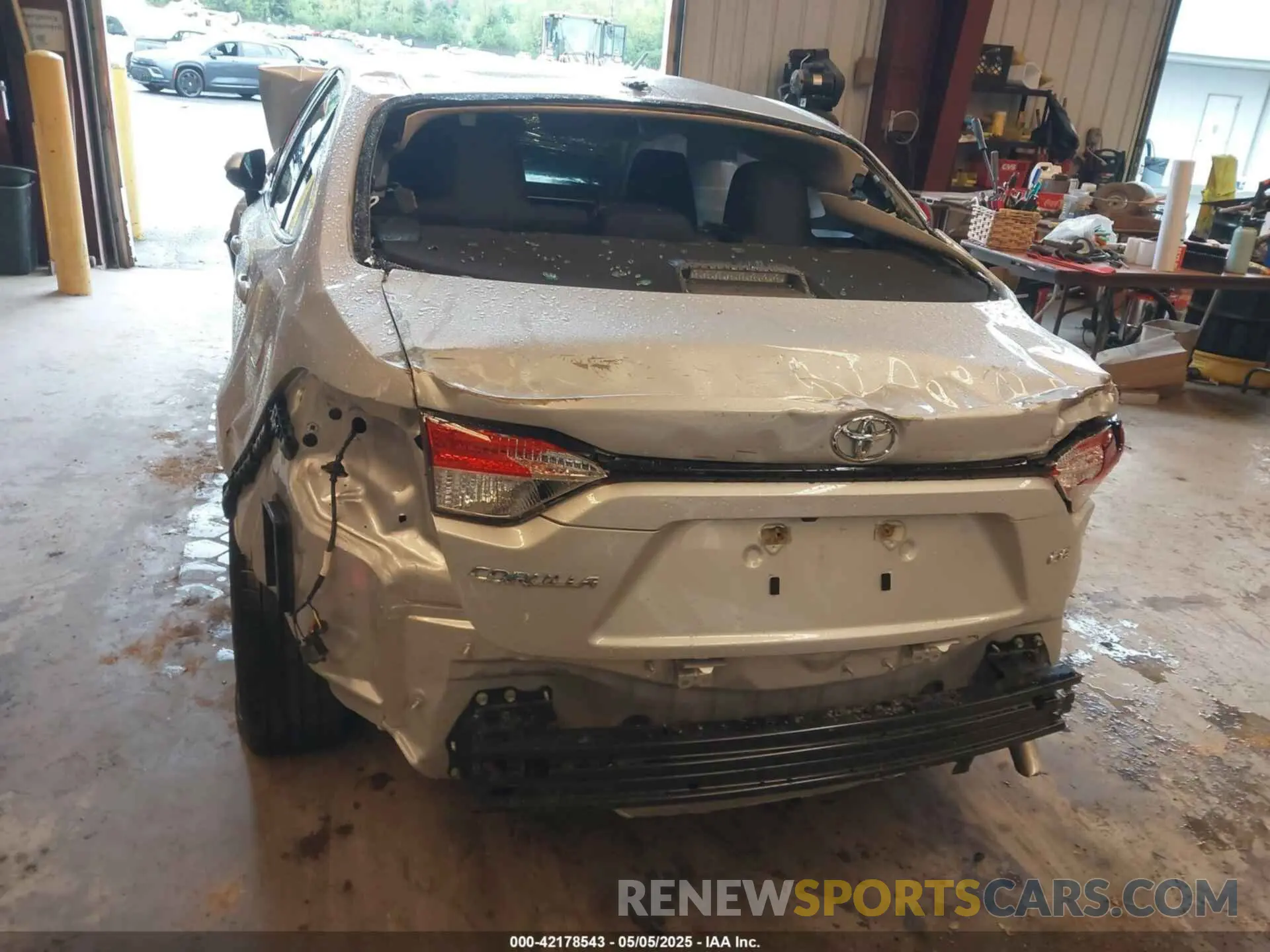 16 Photograph of a damaged car 5YFB4MDE2PP025296 TOYOTA COROLLA 2023