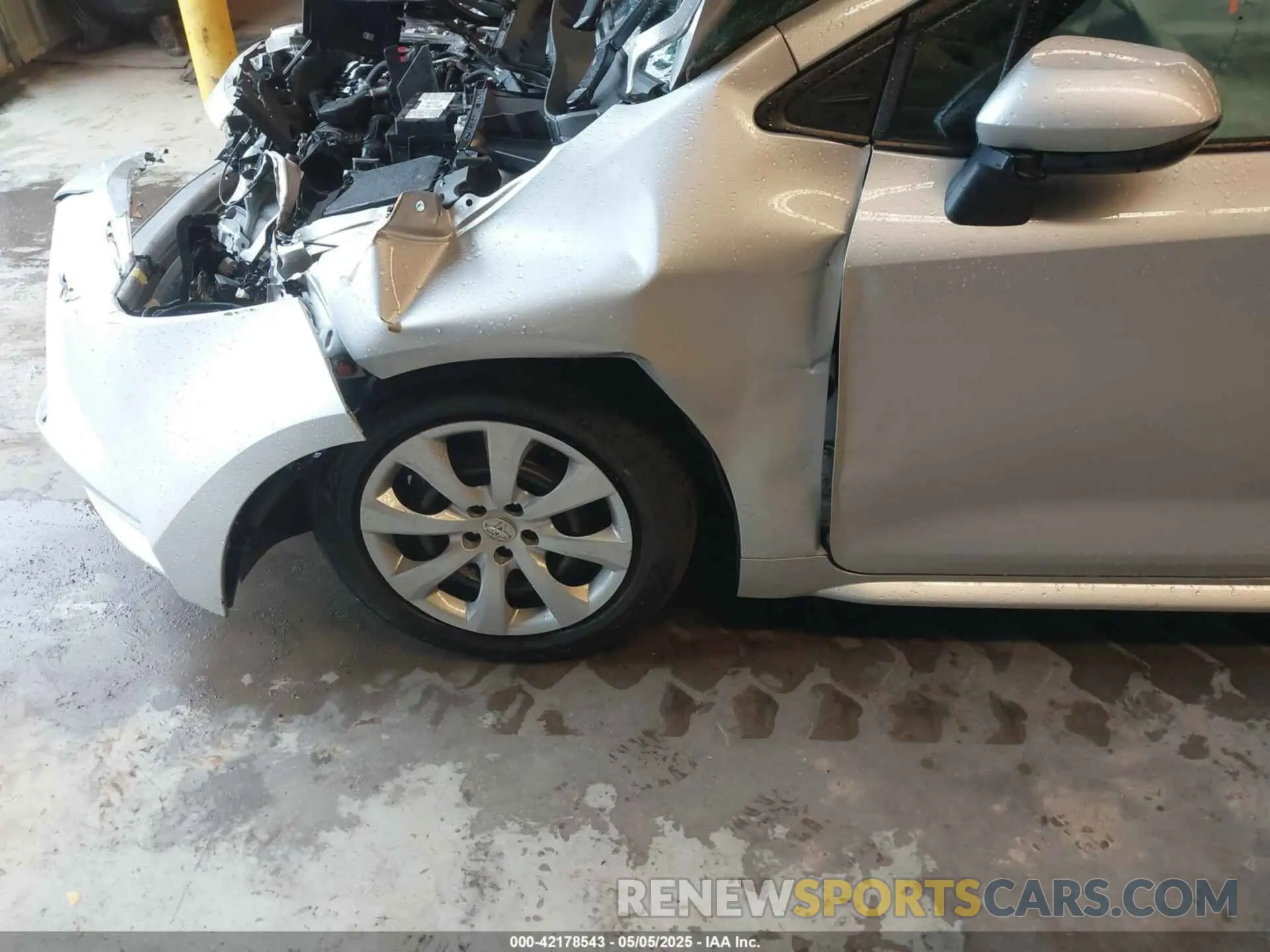 17 Photograph of a damaged car 5YFB4MDE2PP025296 TOYOTA COROLLA 2023