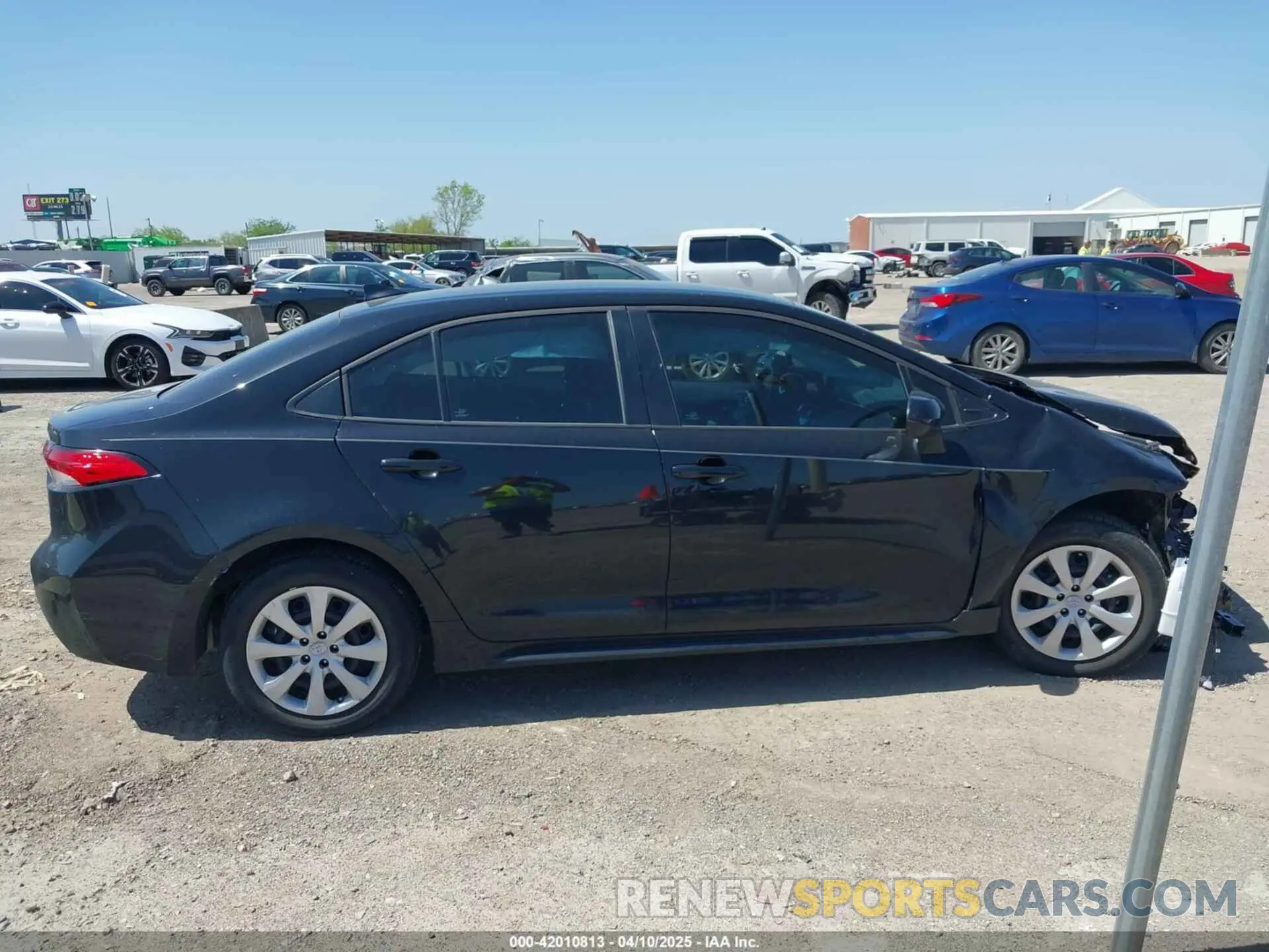13 Photograph of a damaged car 5YFB4MDE2PP025895 TOYOTA COROLLA 2023