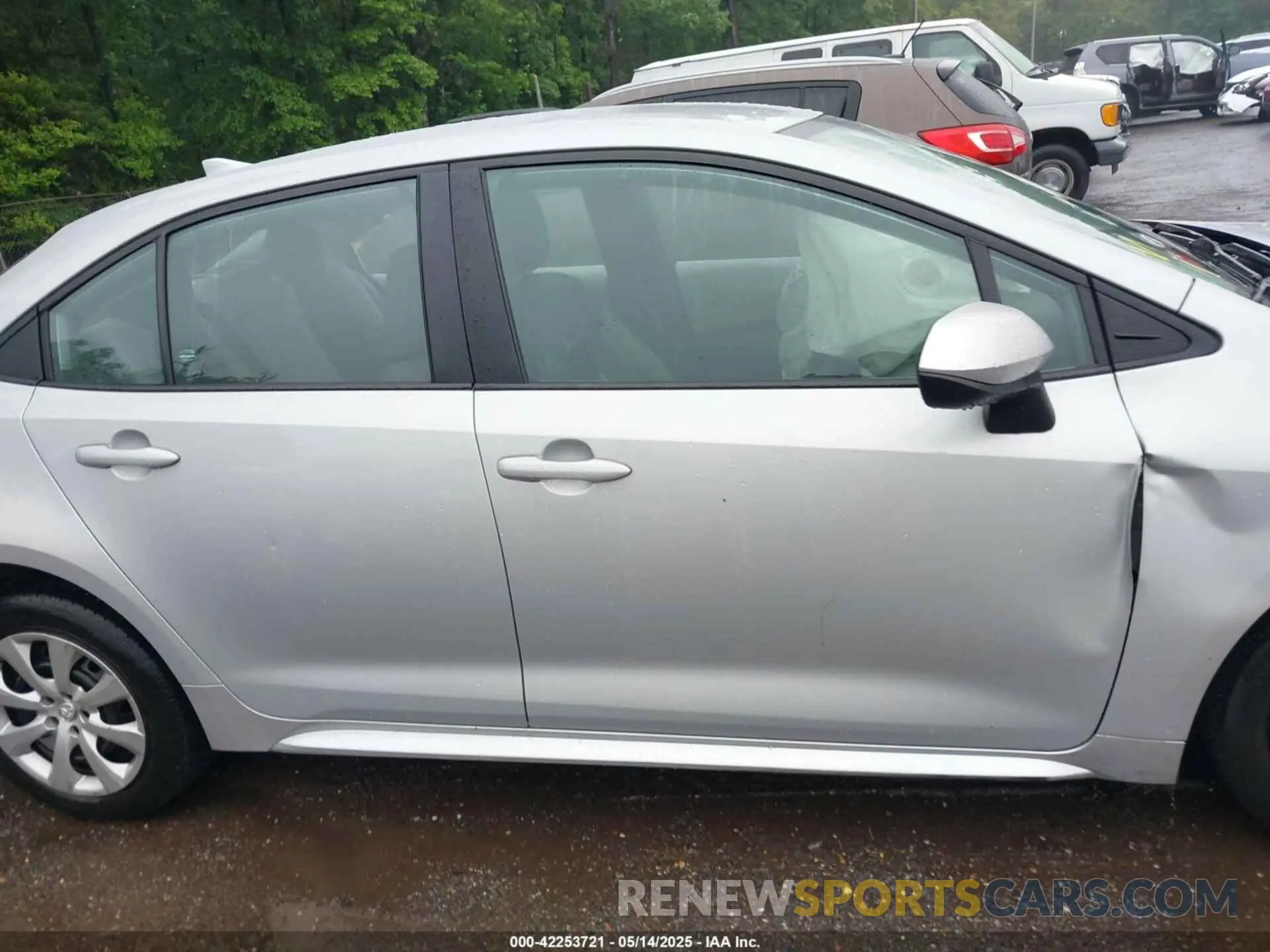 13 Photograph of a damaged car 5YFB4MDE4PP000108 TOYOTA COROLLA 2023