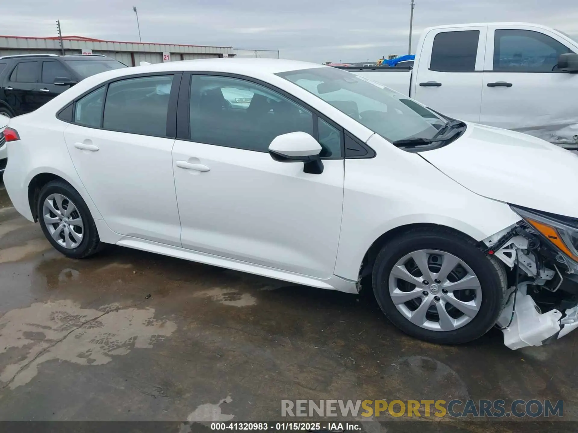 13 Photograph of a damaged car 5YFB4MDE4PP048840 TOYOTA COROLLA 2023