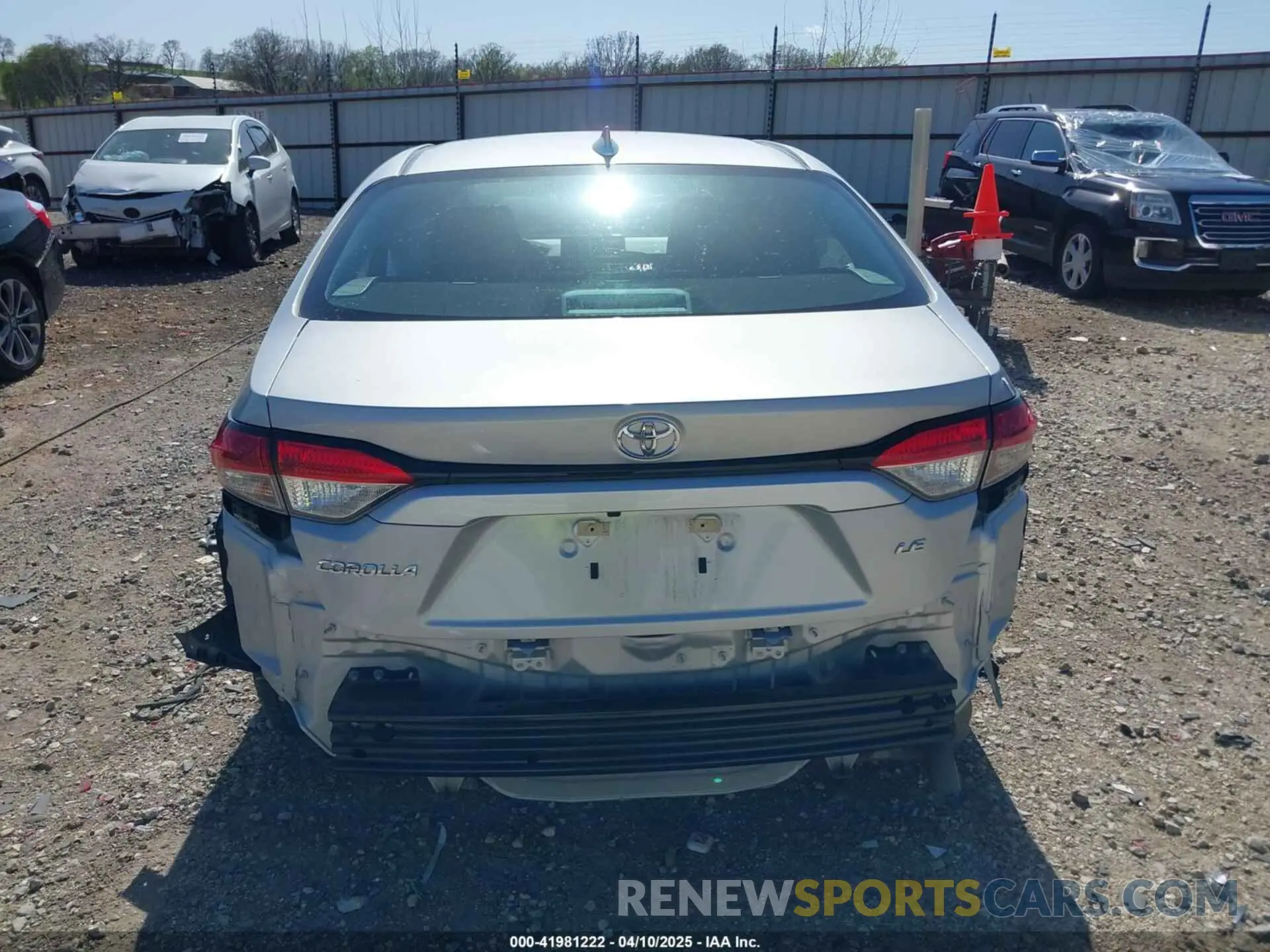 17 Photograph of a damaged car 5YFB4MDE4PP064410 TOYOTA COROLLA 2023