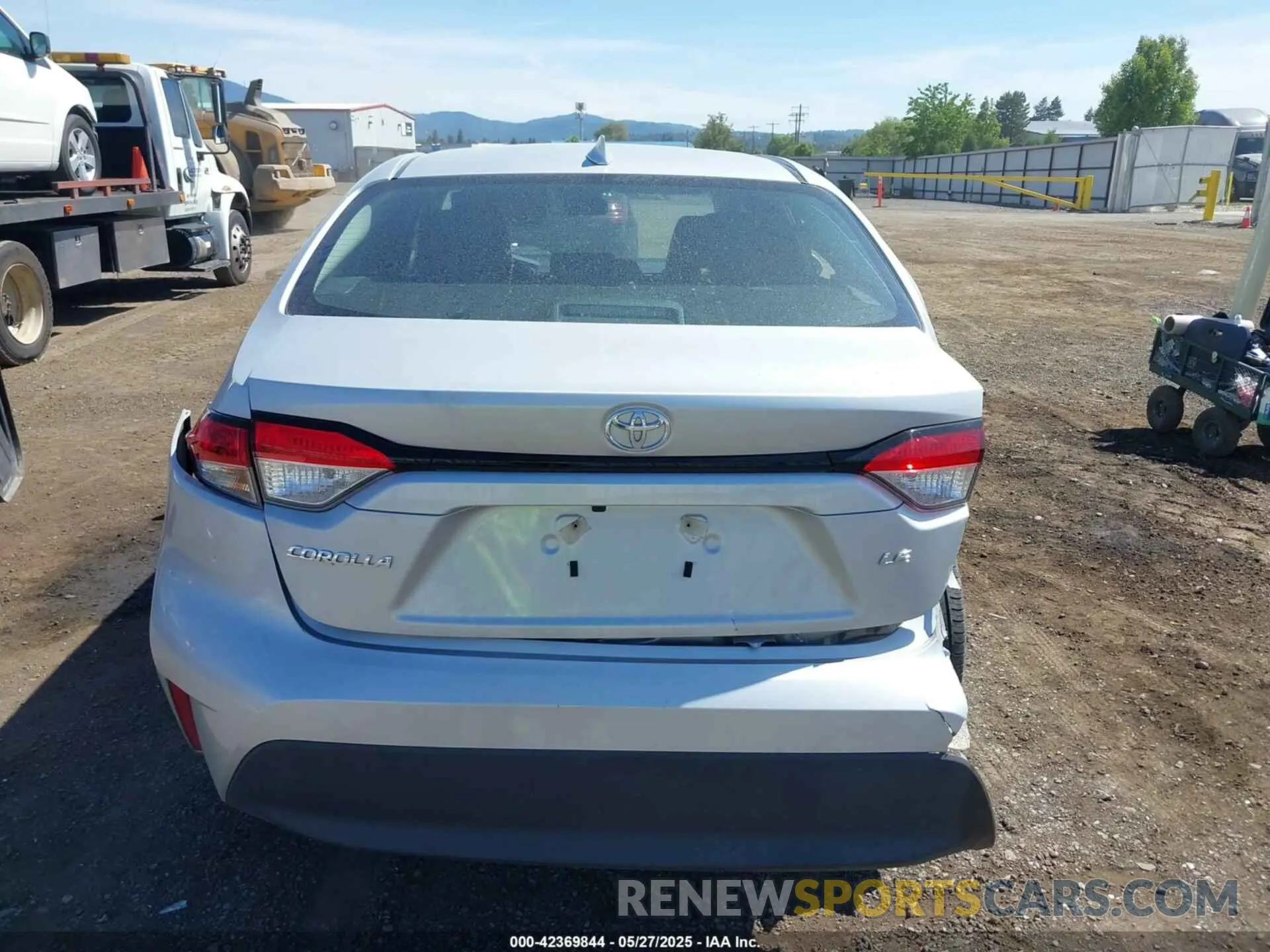 17 Photograph of a damaged car 5YFB4MDE5PP012753 TOYOTA COROLLA 2023