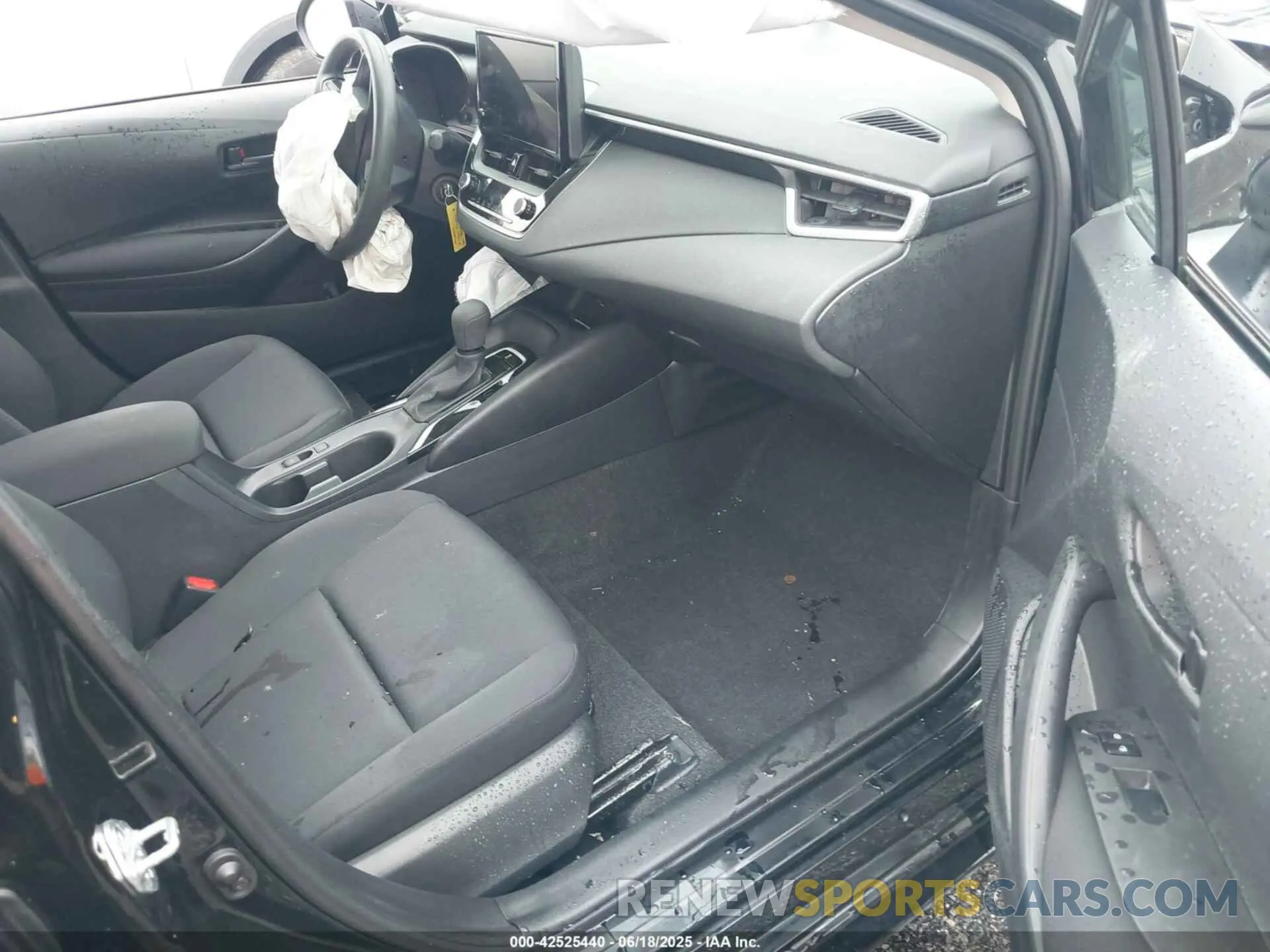 5 Photograph of a damaged car 5YFB4MDE5PP028810 TOYOTA COROLLA 2023