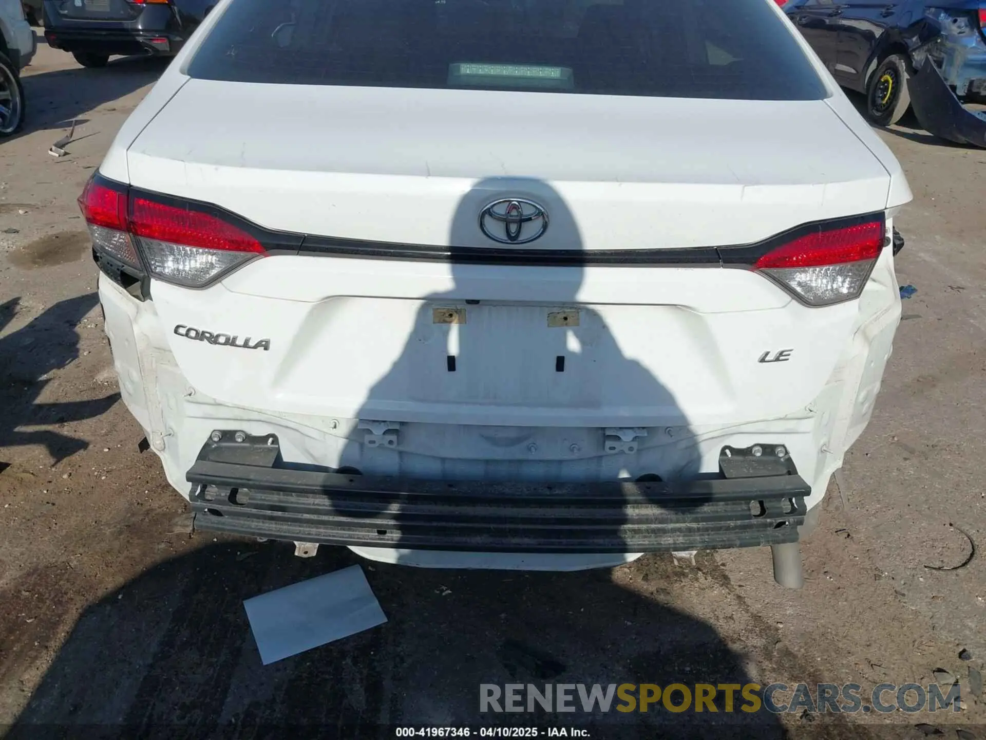 17 Photograph of a damaged car 5YFB4MDE5PP030864 TOYOTA COROLLA 2023
