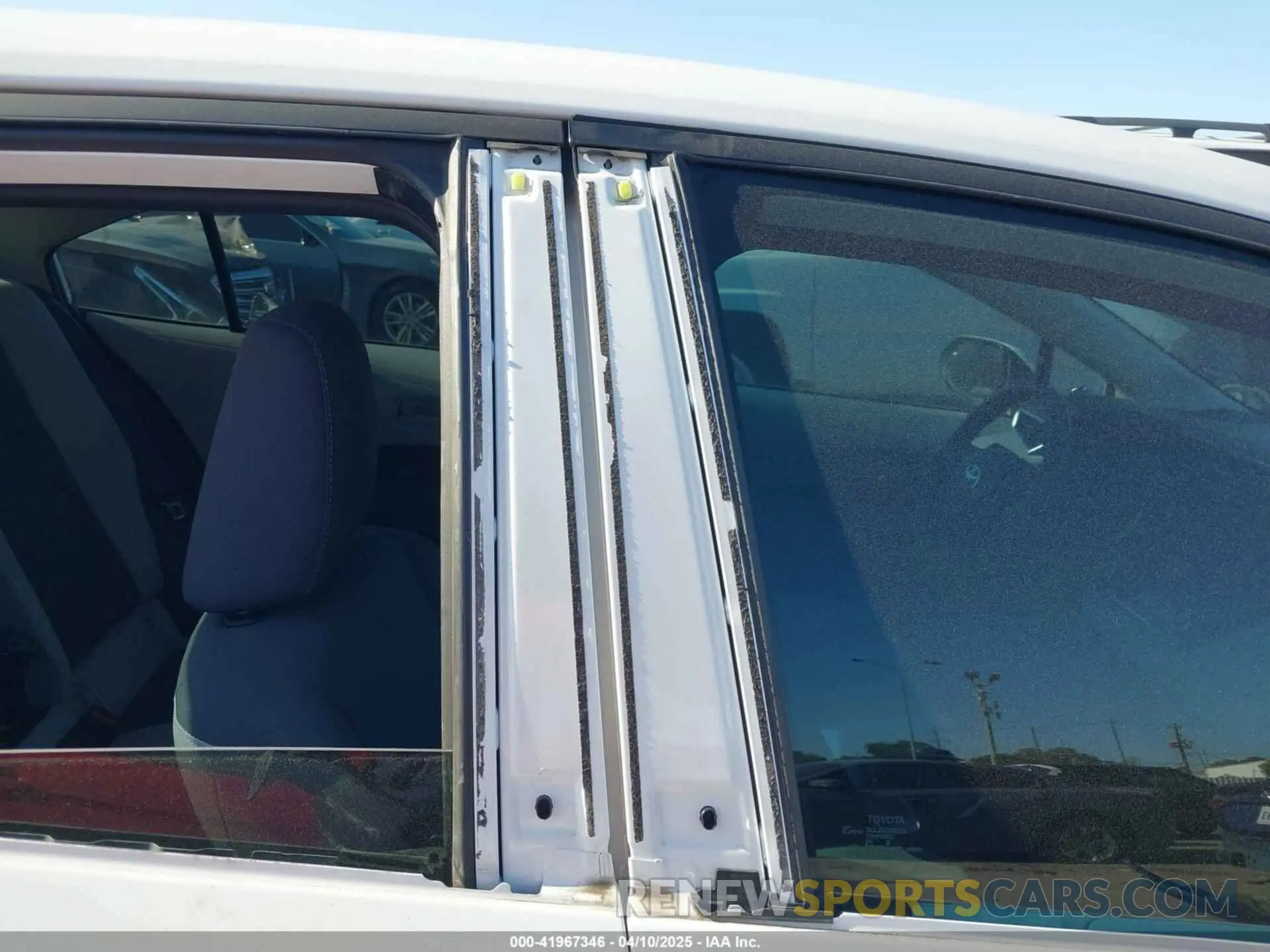 22 Photograph of a damaged car 5YFB4MDE5PP030864 TOYOTA COROLLA 2023