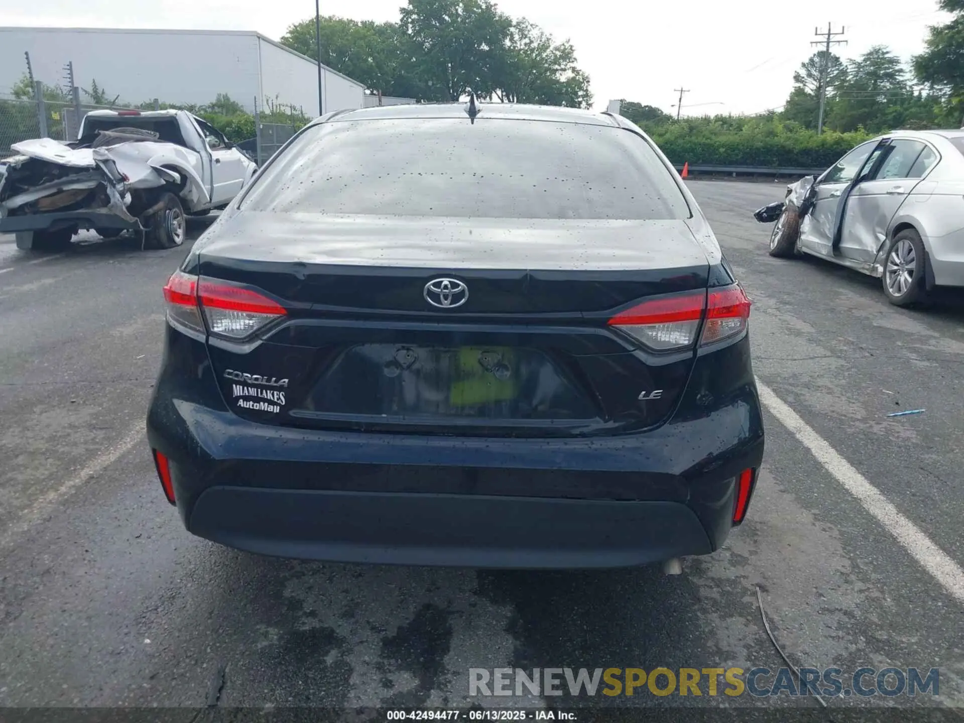 16 Photograph of a damaged car 5YFB4MDE6PP003883 TOYOTA COROLLA 2023