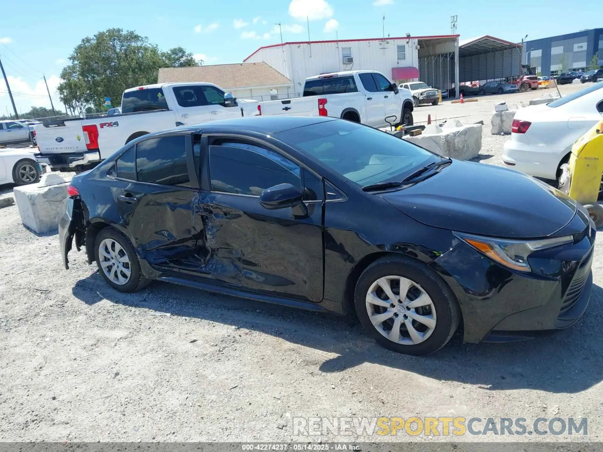 13 Photograph of a damaged car 5YFB4MDE6PP006038 TOYOTA COROLLA 2023