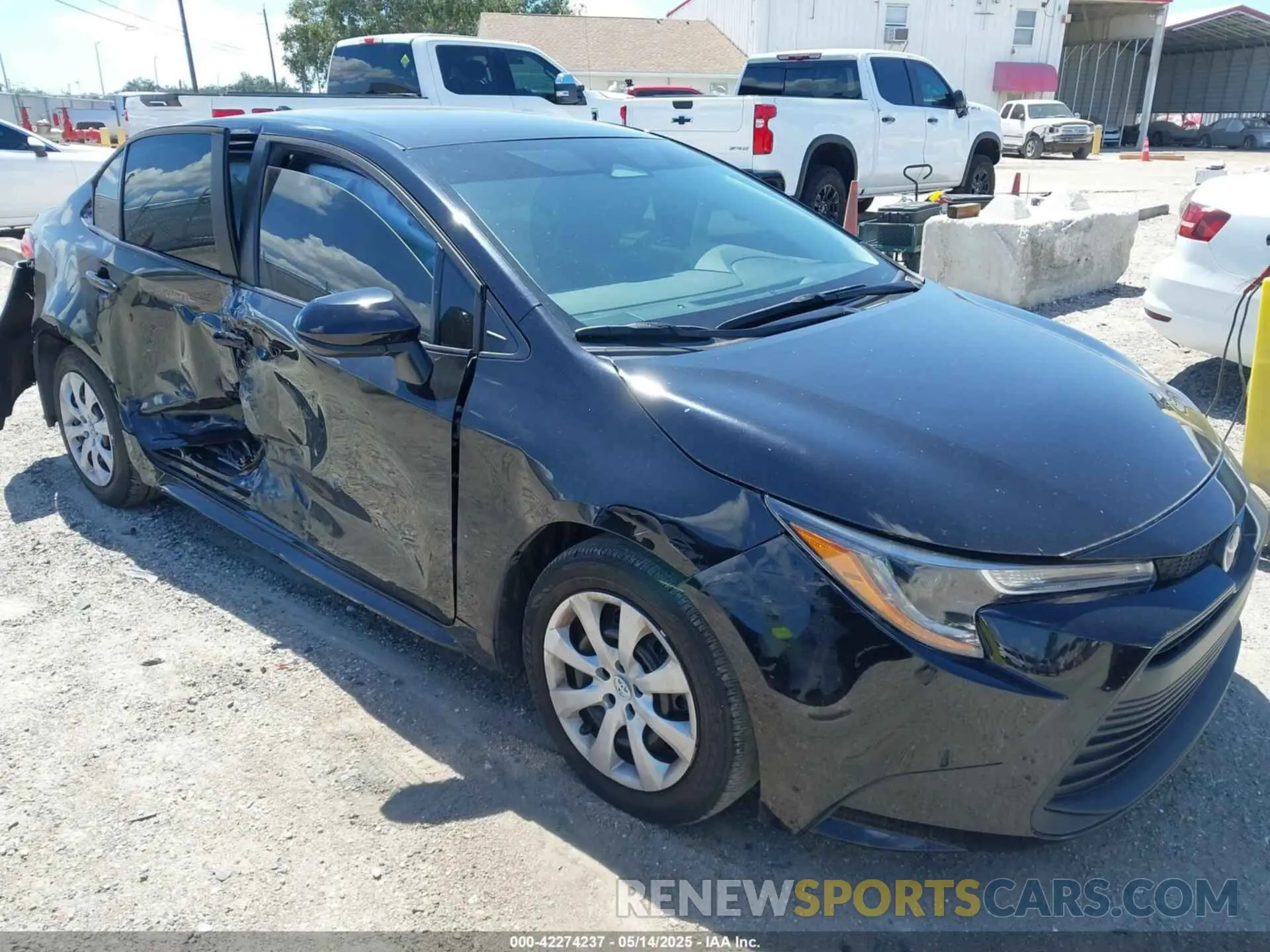 6 Photograph of a damaged car 5YFB4MDE6PP006038 TOYOTA COROLLA 2023