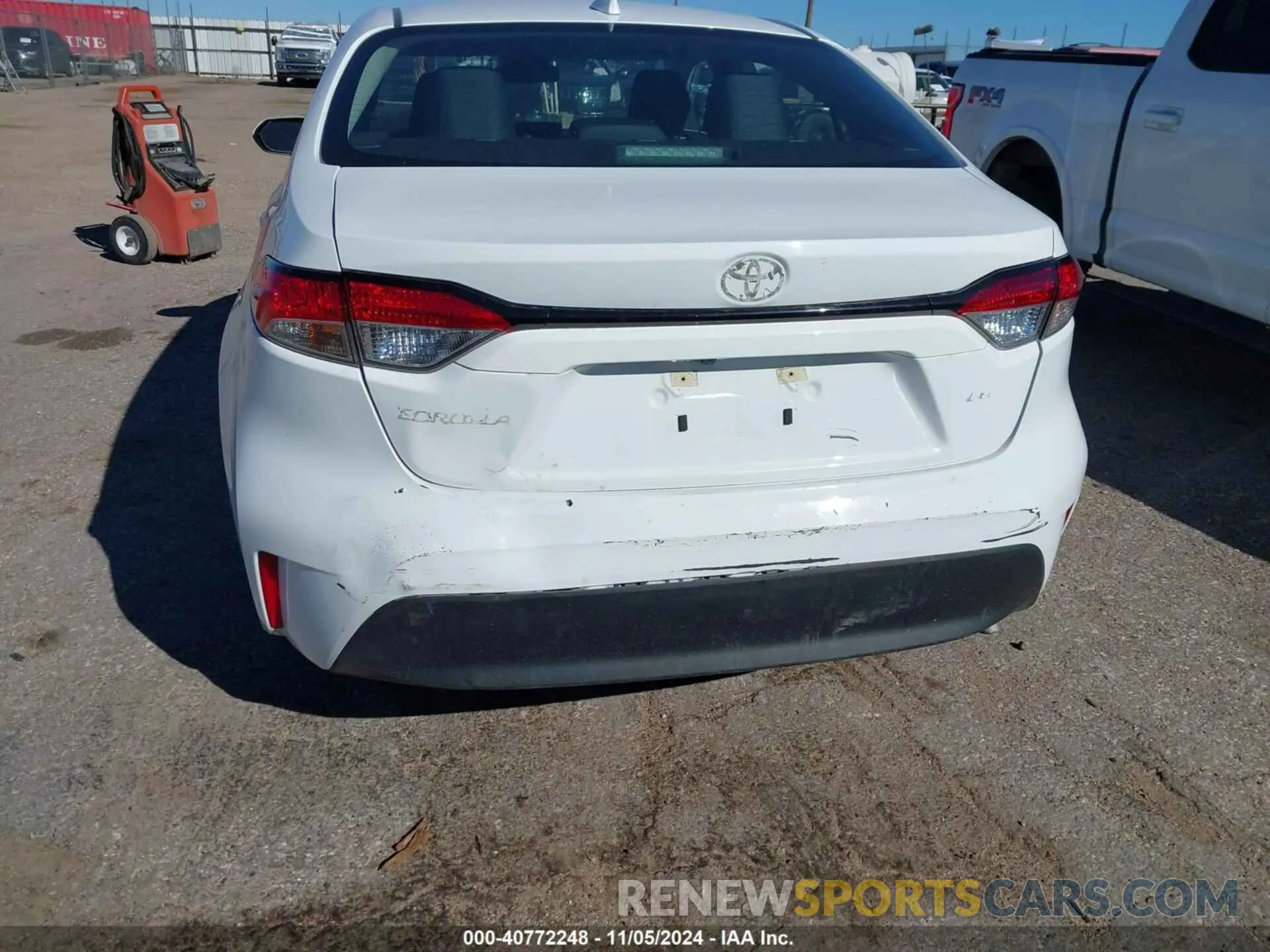17 Photograph of a damaged car 5YFB4MDE6PP008369 TOYOTA COROLLA 2023
