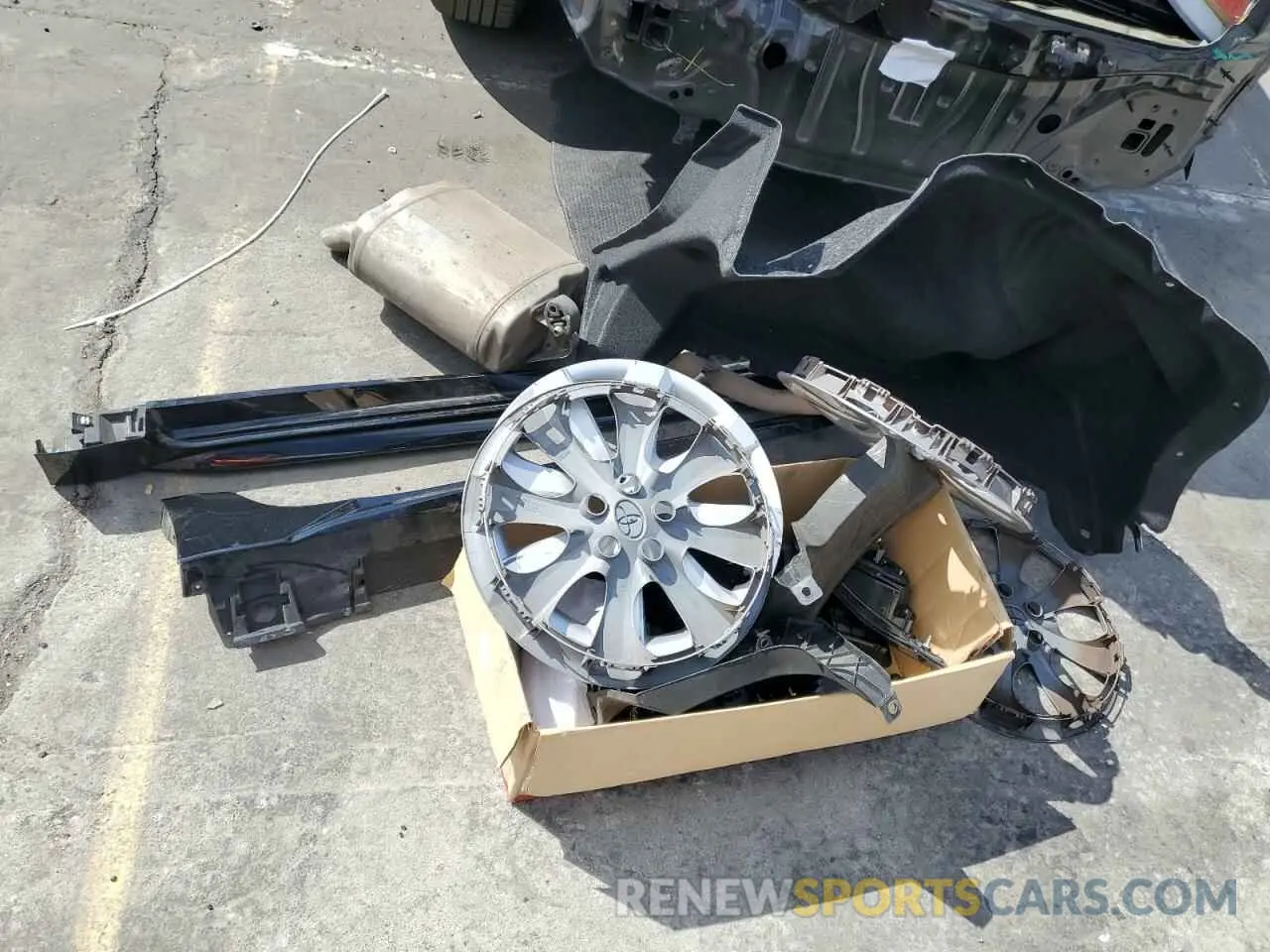 12 Photograph of a damaged car 5YFB4MDE6PP047172 TOYOTA COROLLA 2023