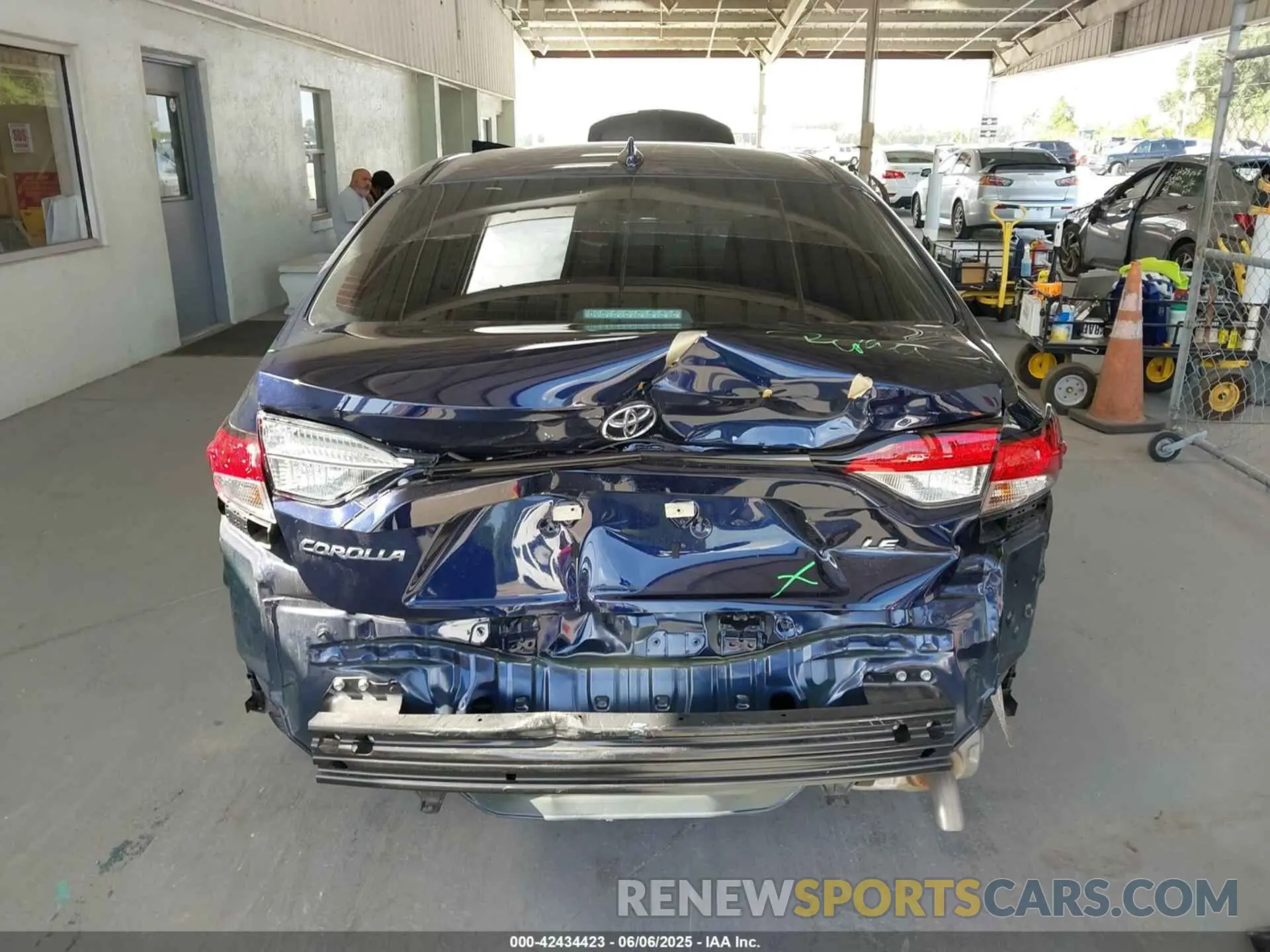 17 Photograph of a damaged car 5YFB4MDE7PP028906 TOYOTA COROLLA 2023