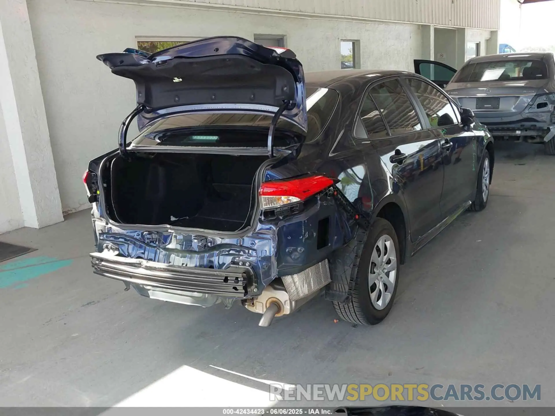 4 Photograph of a damaged car 5YFB4MDE7PP028906 TOYOTA COROLLA 2023