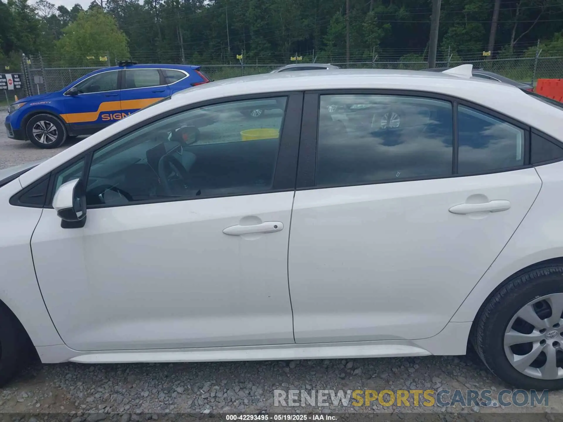 14 Photograph of a damaged car 5YFB4MDE7PP052798 TOYOTA COROLLA 2023
