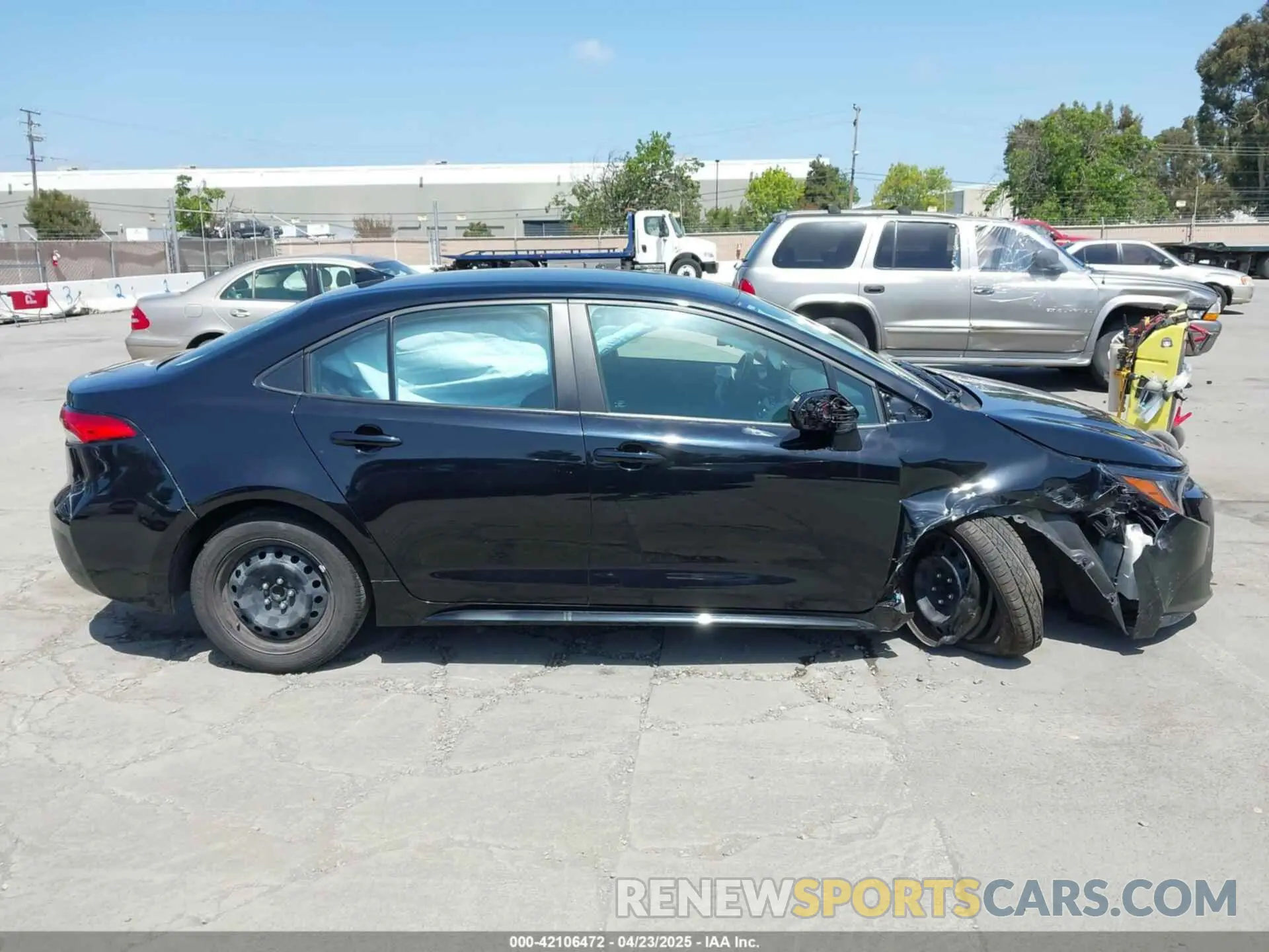 13 Photograph of a damaged car 5YFB4MDE8PP025125 TOYOTA COROLLA 2023