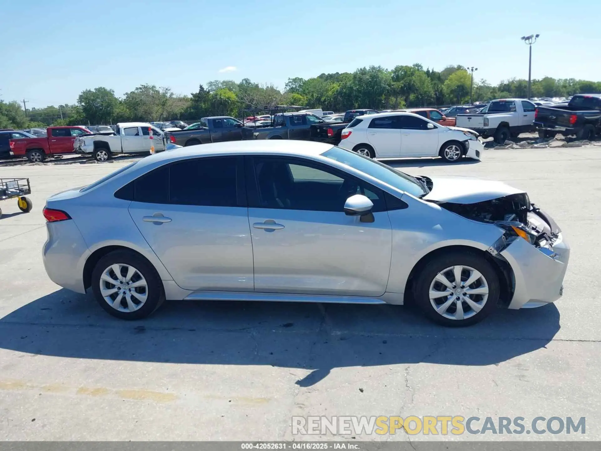13 Photograph of a damaged car 5YFB4MDE8PP053698 TOYOTA COROLLA 2023