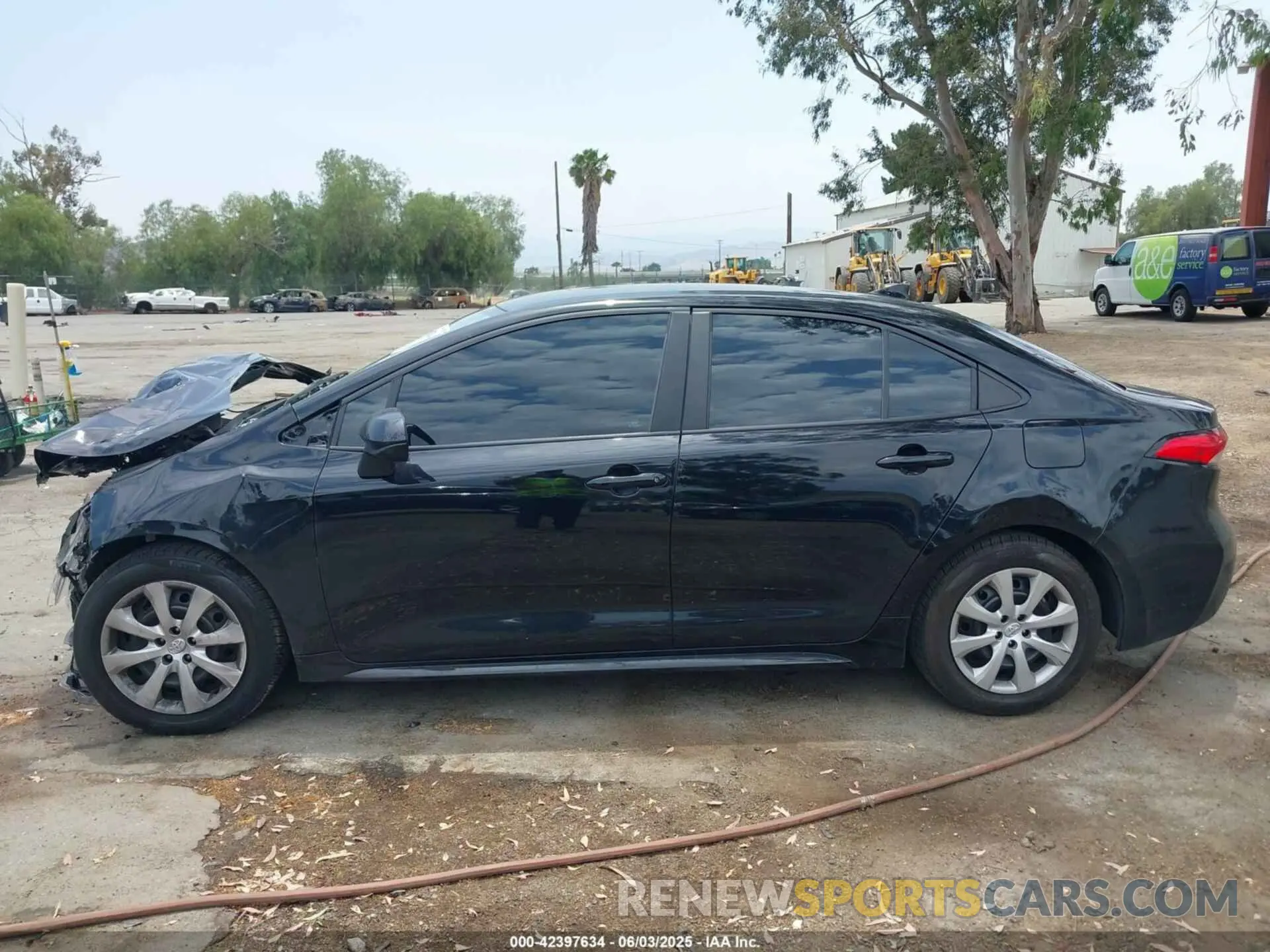 14 Photograph of a damaged car 5YFB4MDE8PP069903 TOYOTA COROLLA 2023