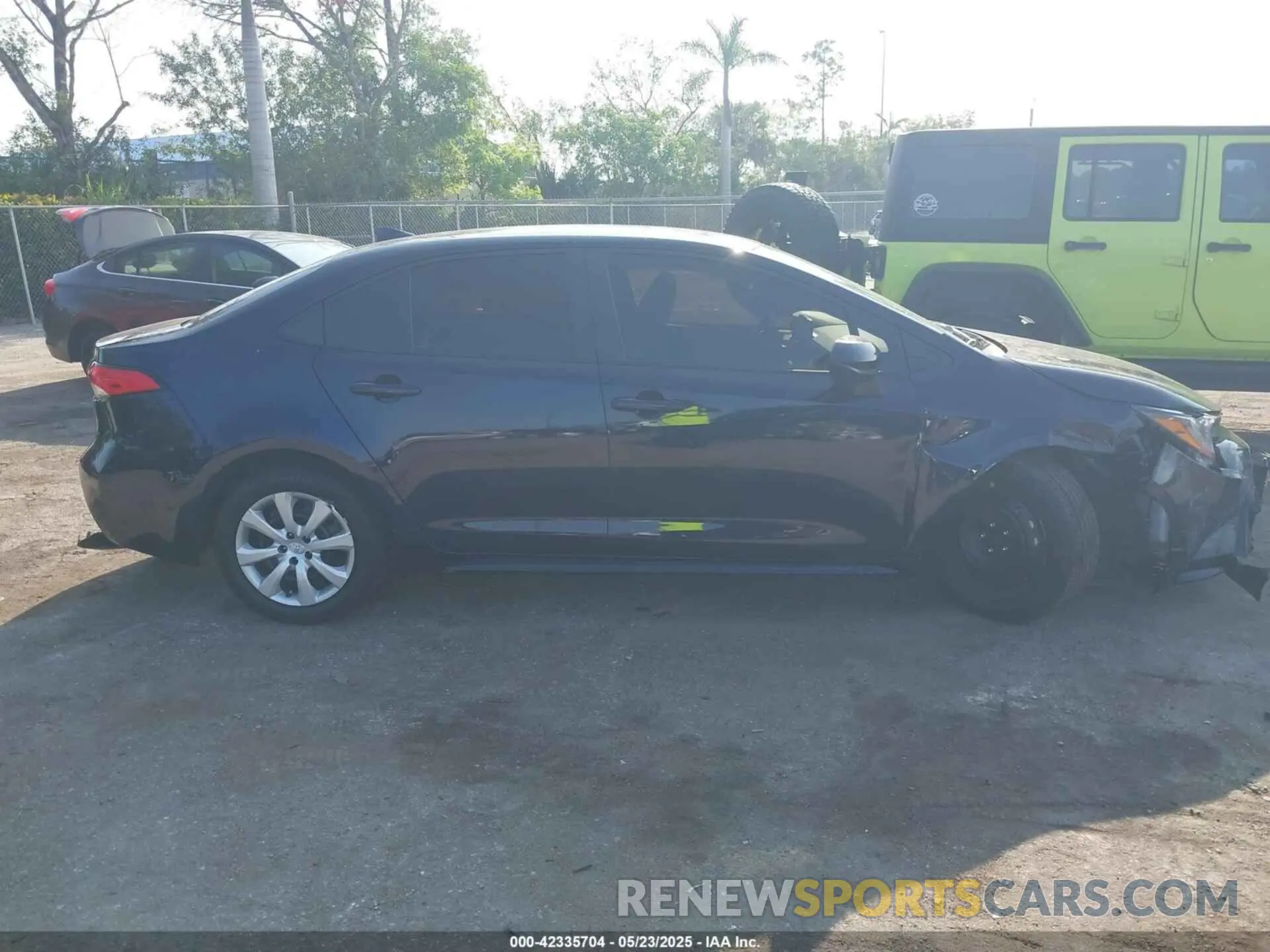 13 Photograph of a damaged car 5YFB4MDE8PP071778 TOYOTA COROLLA 2023