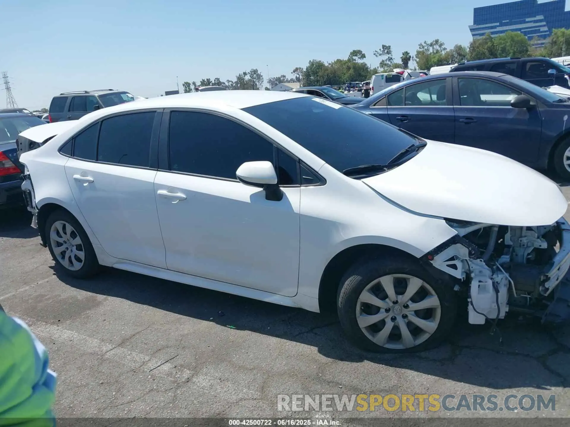 13 Photograph of a damaged car 5YFB4MDE9PP013274 TOYOTA COROLLA 2023