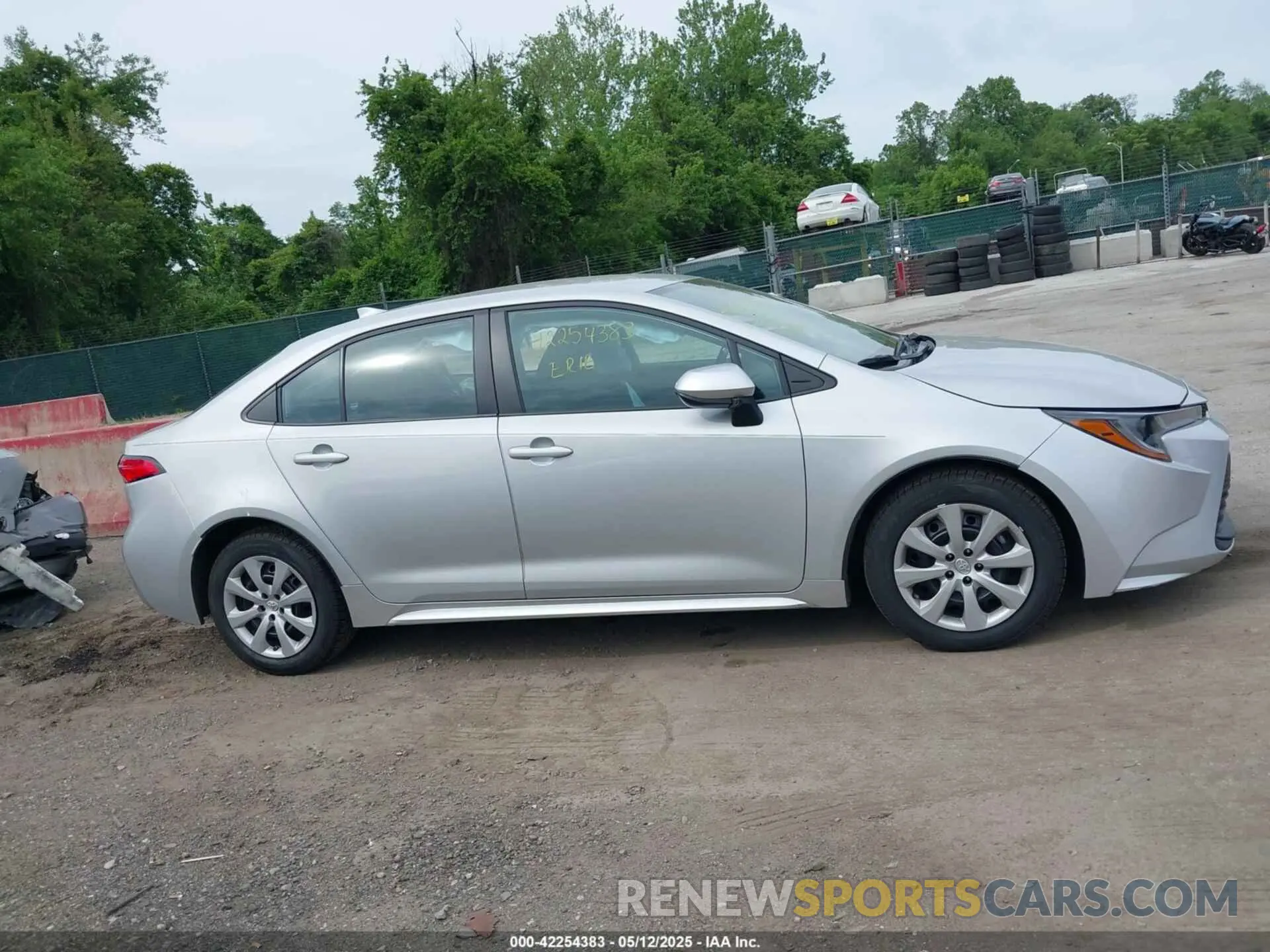 13 Photograph of a damaged car 5YFB4MDE9PP013954 TOYOTA COROLLA 2023