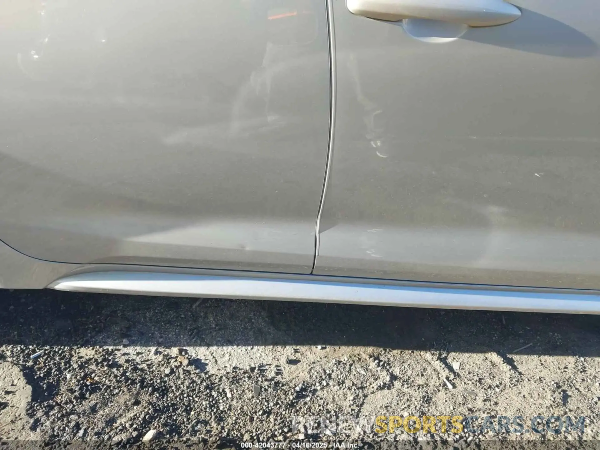18 Photograph of a damaged car 5YFB4MDE9PP019270 TOYOTA COROLLA 2023