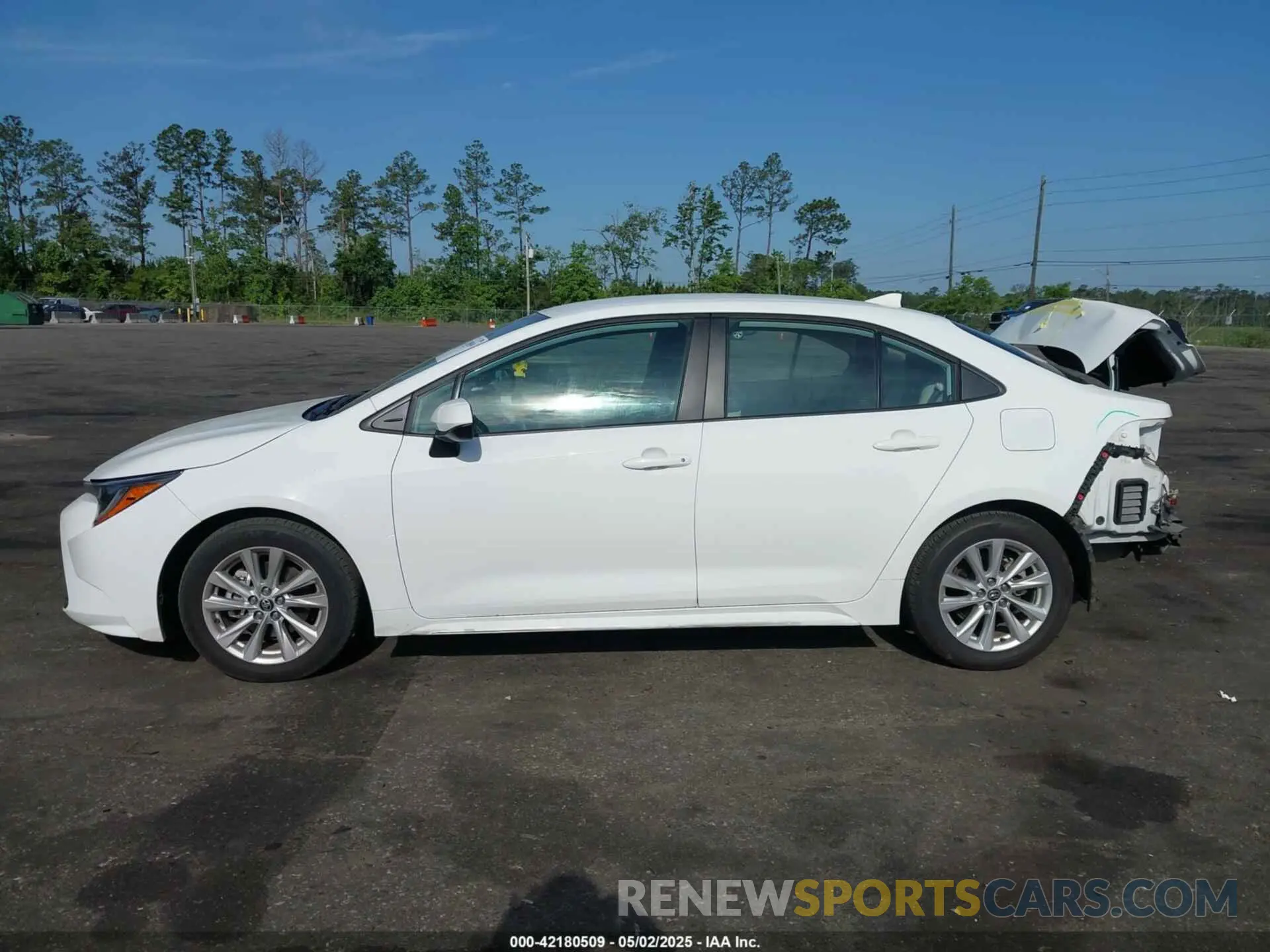 15 Photograph of a damaged car 5YFB4MDE9PP021889 TOYOTA COROLLA 2023