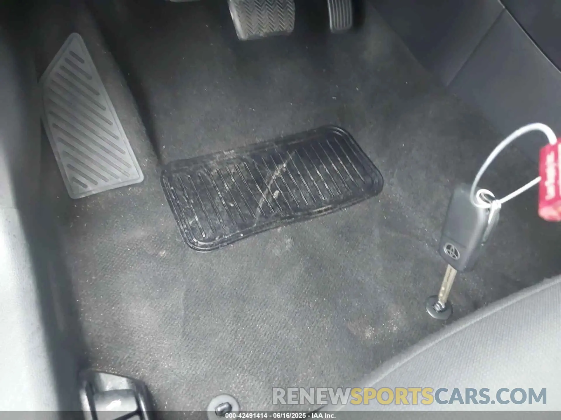 11 Photograph of a damaged car 5YFB4MDEXPP013803 TOYOTA COROLLA 2023