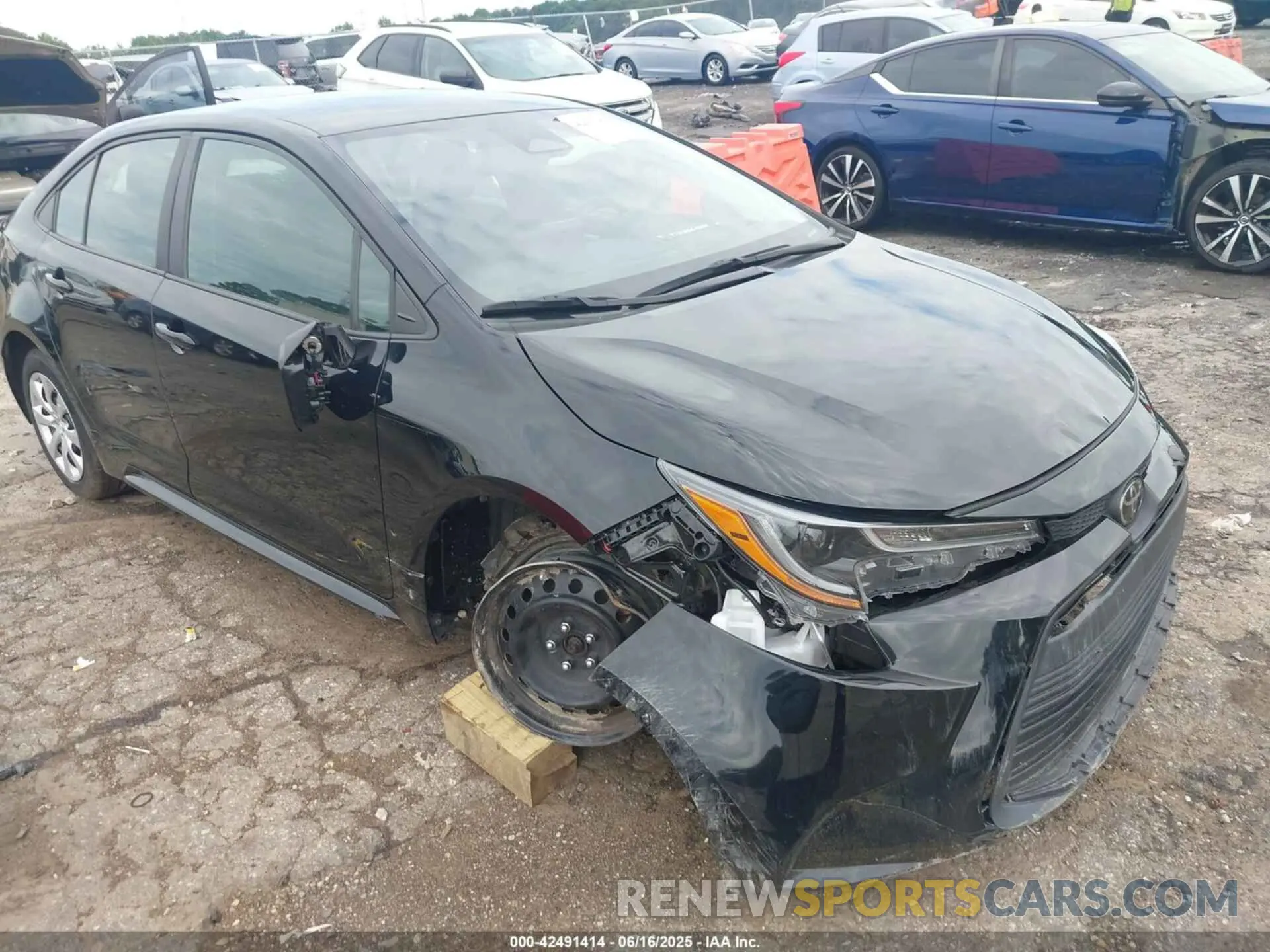 6 Photograph of a damaged car 5YFB4MDEXPP013803 TOYOTA COROLLA 2023