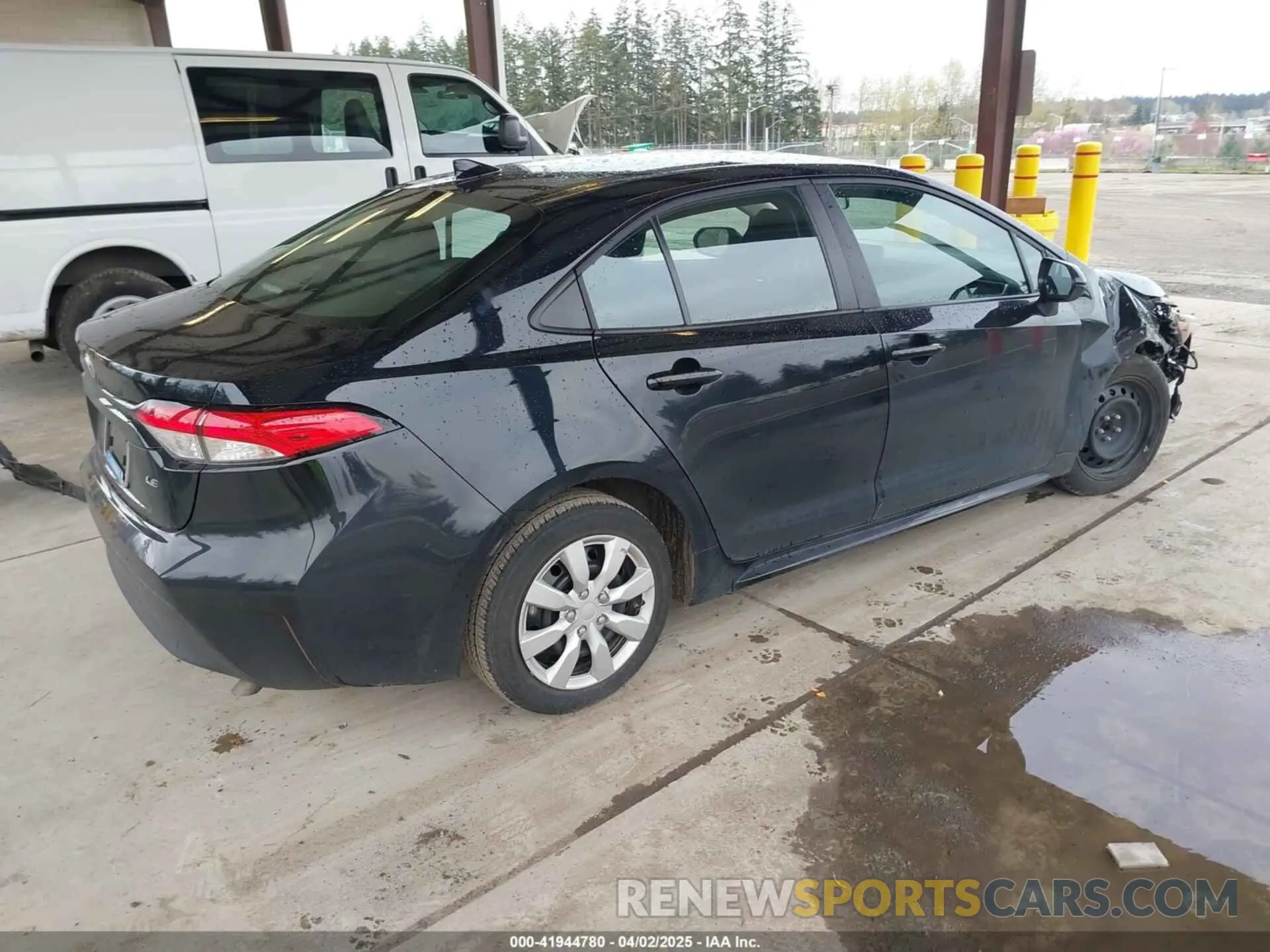 4 Photograph of a damaged car 5YFB4MDEXPP022260 TOYOTA COROLLA 2023