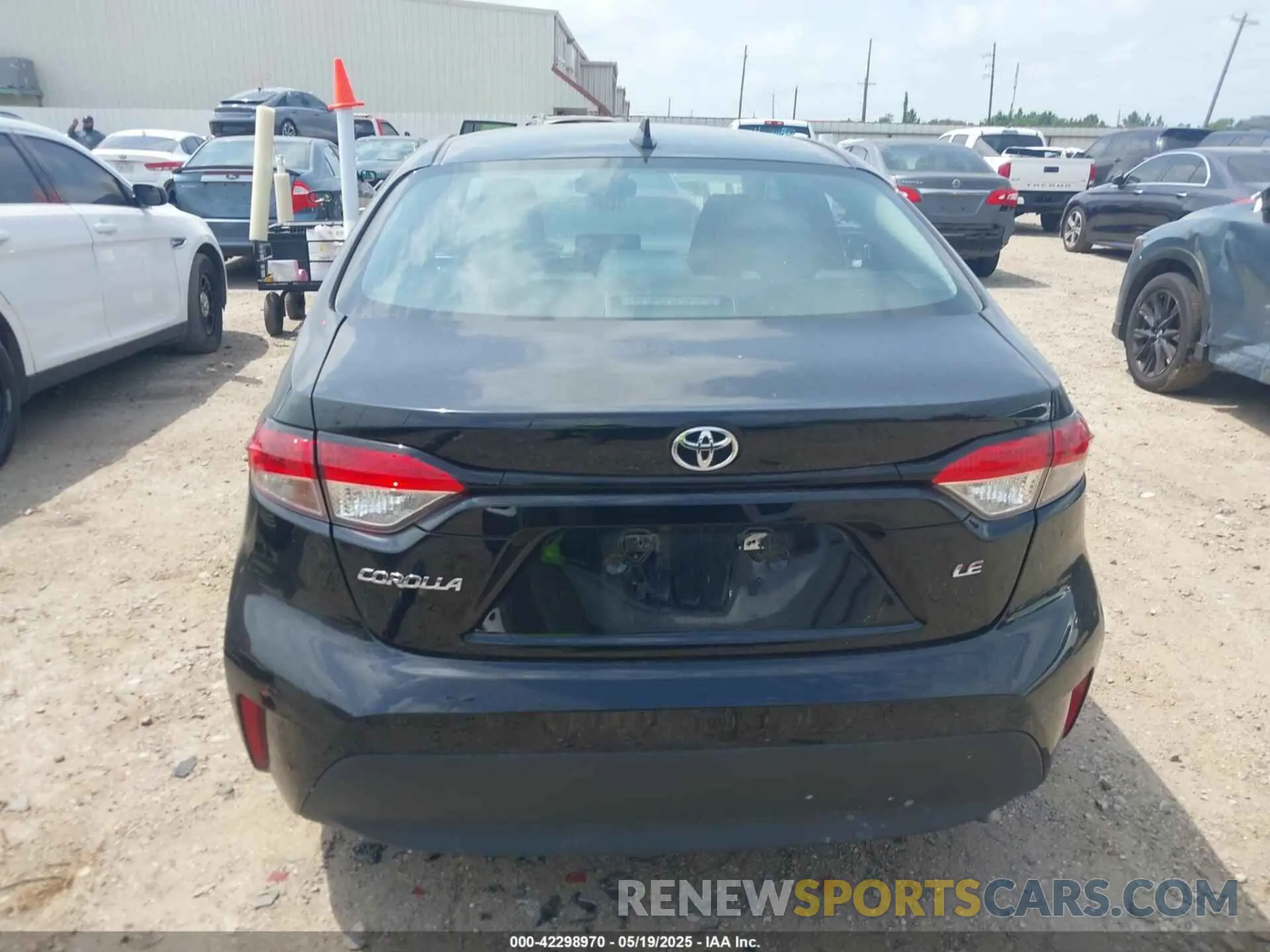 17 Photograph of a damaged car 5YFB4MDEXPP057199 TOYOTA COROLLA 2023