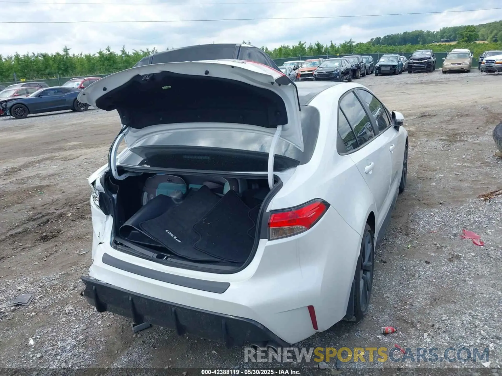 4 Photograph of a damaged car 5YFP4MCE2PP164061 TOYOTA COROLLA 2023