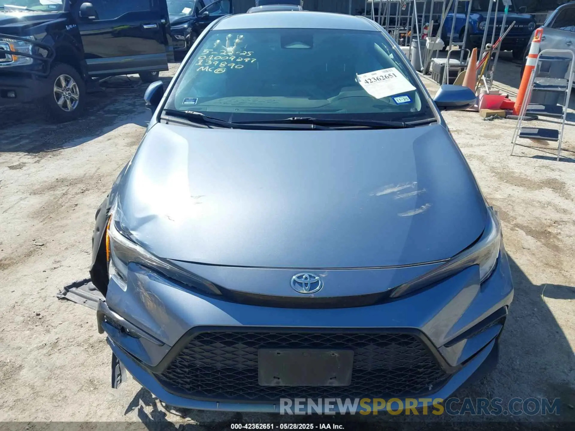 11 Photograph of a damaged car 5YFS4MCE1PP139890 TOYOTA COROLLA 2023