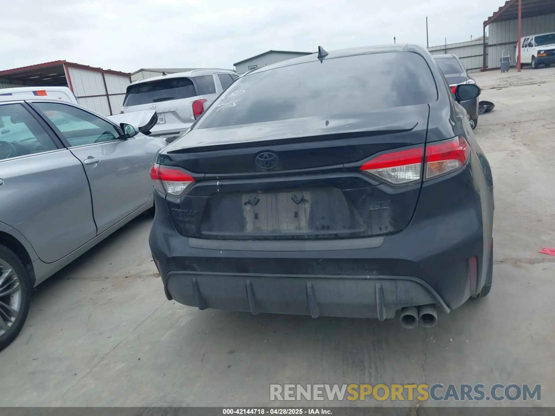 17 Photograph of a damaged car 5YFS4MCE3PP148882 TOYOTA COROLLA 2023