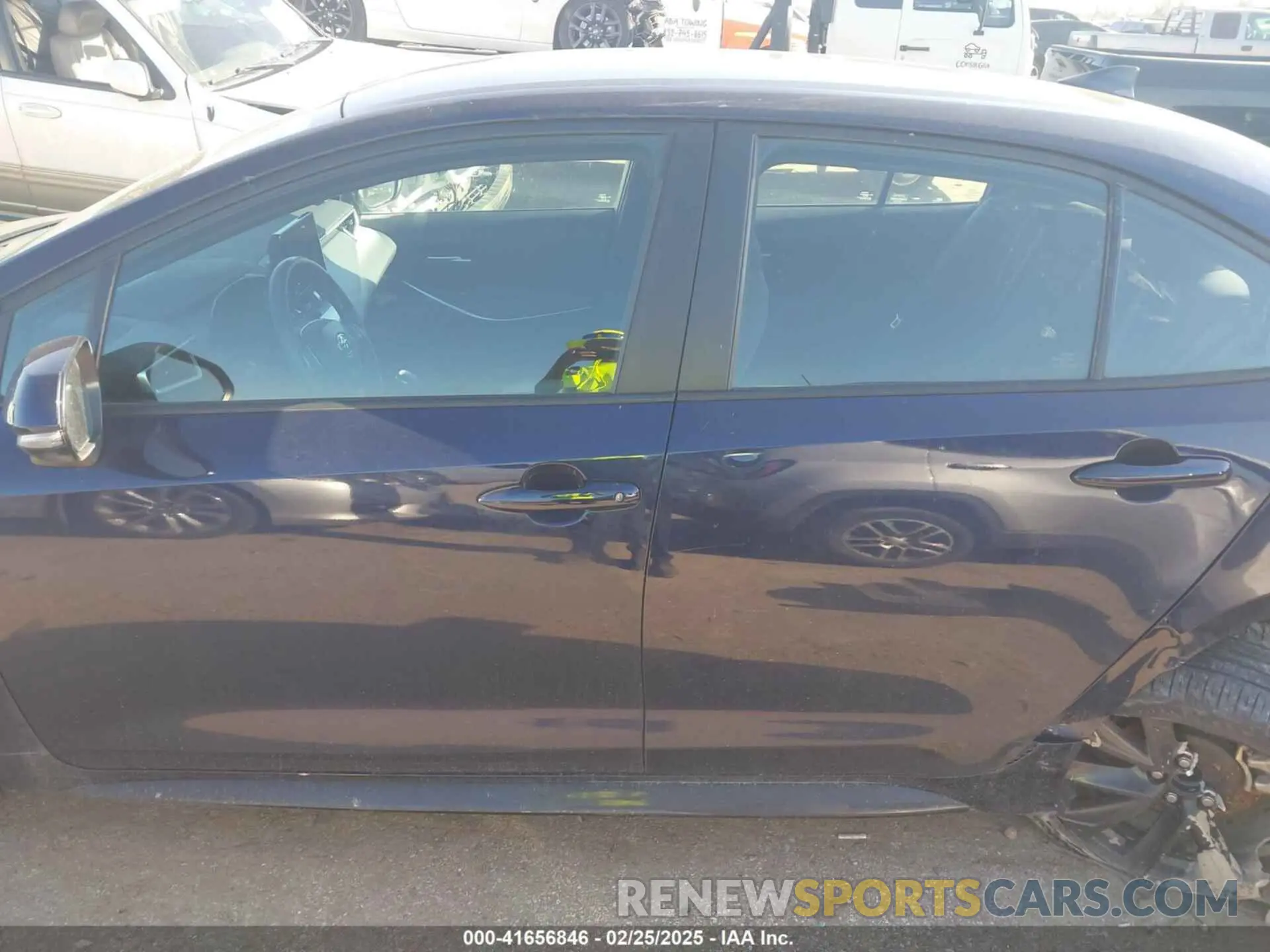 14 Photograph of a damaged car 5YFS4MCE3PP151233 TOYOTA COROLLA 2023