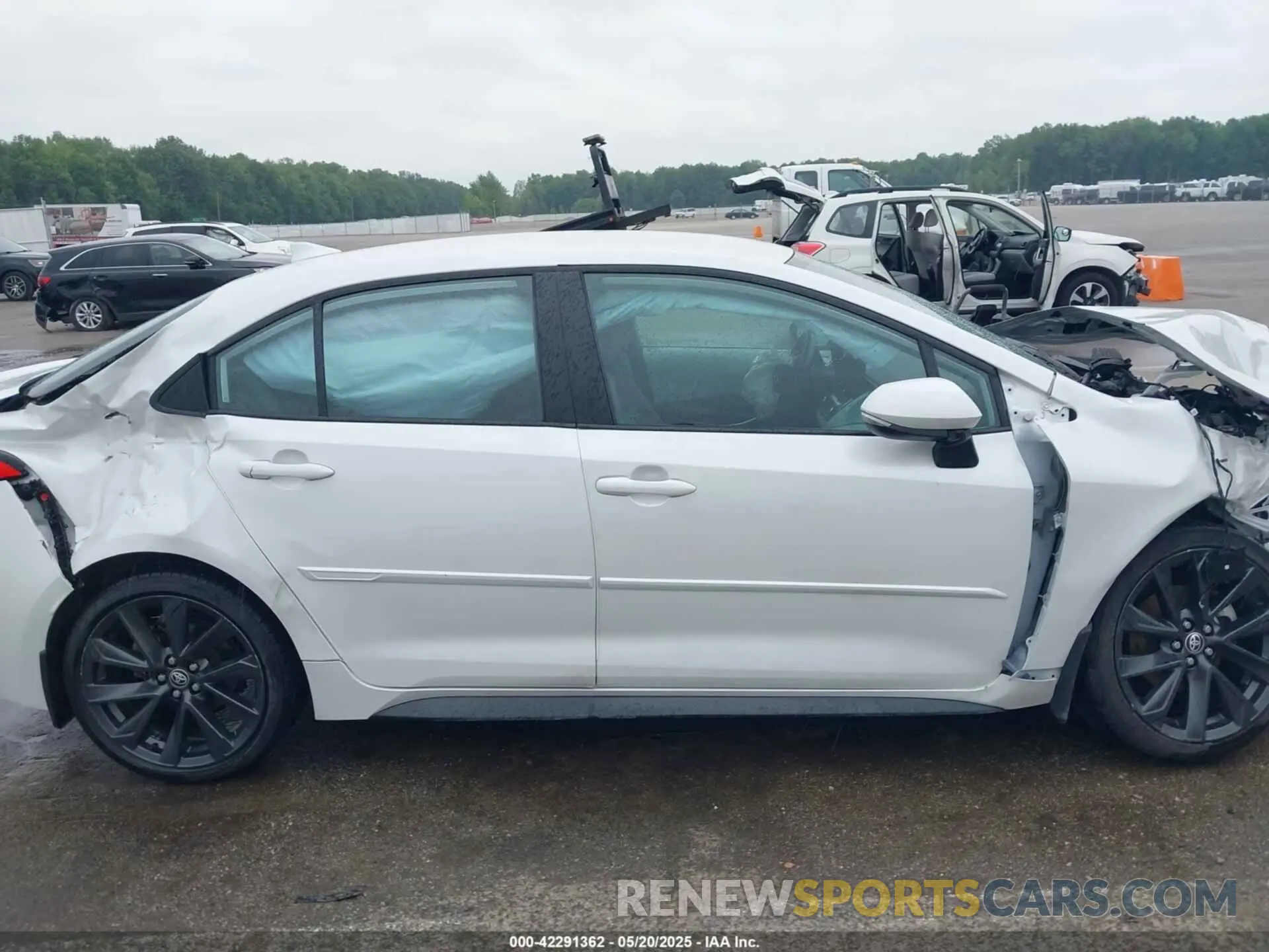 13 Photograph of a damaged car 5YFS4MCE5PP151315 TOYOTA COROLLA 2023