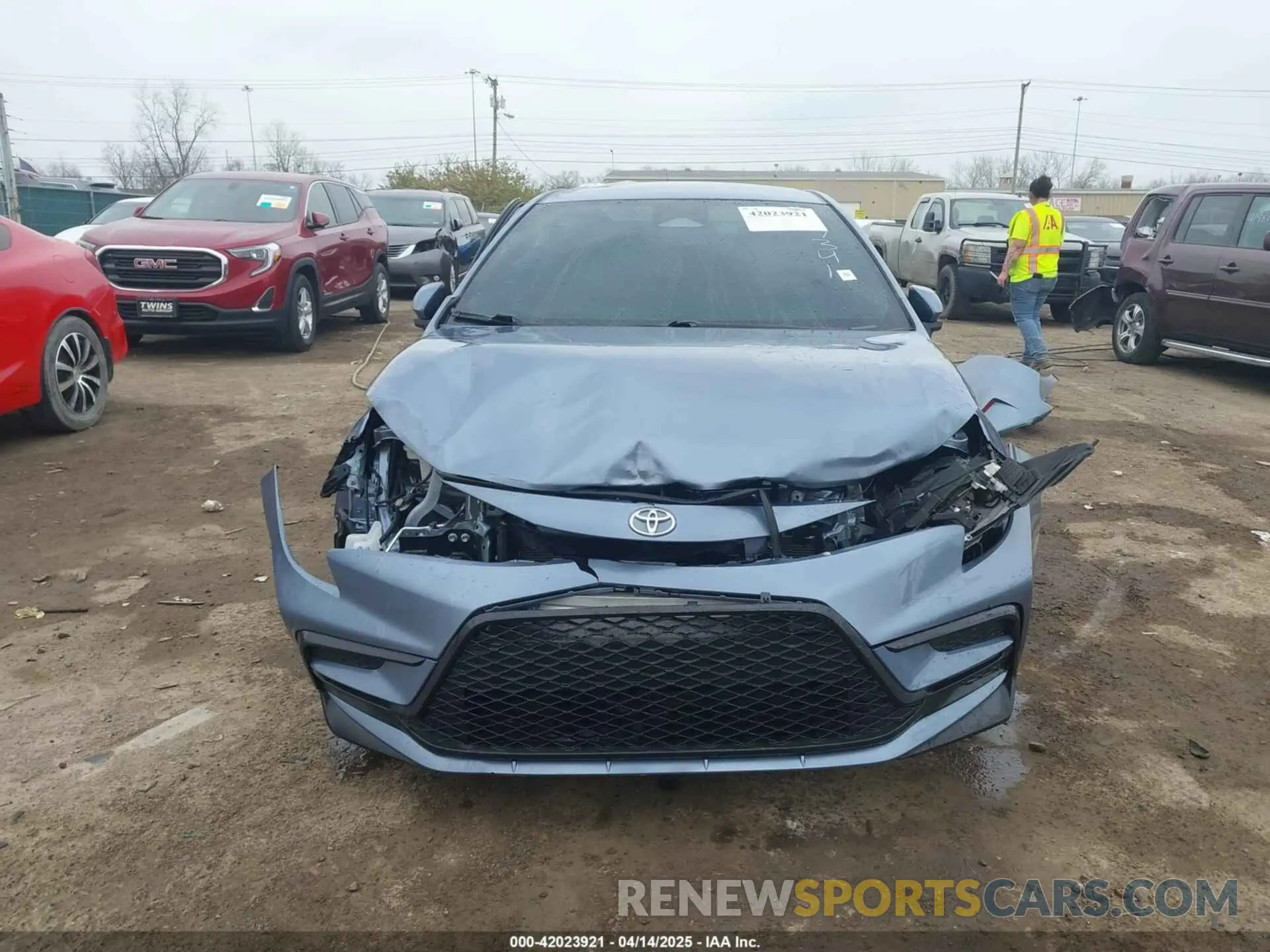 13 Photograph of a damaged car 5YFS4MCE8PP147341 TOYOTA COROLLA 2023