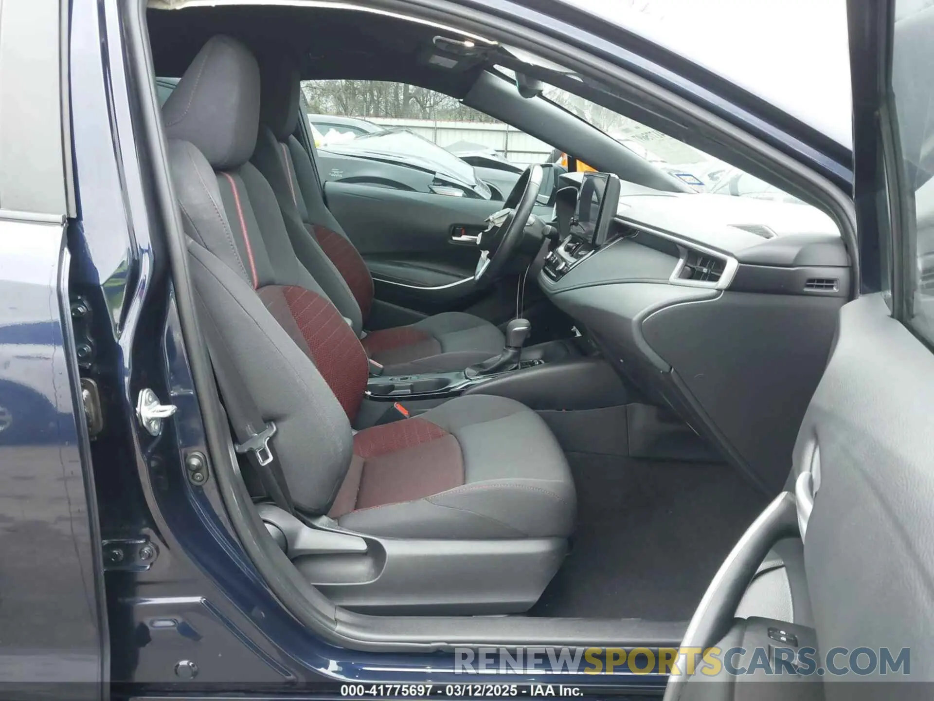 5 Photograph of a damaged car 5YFS4MCE8PP163586 TOYOTA COROLLA 2023