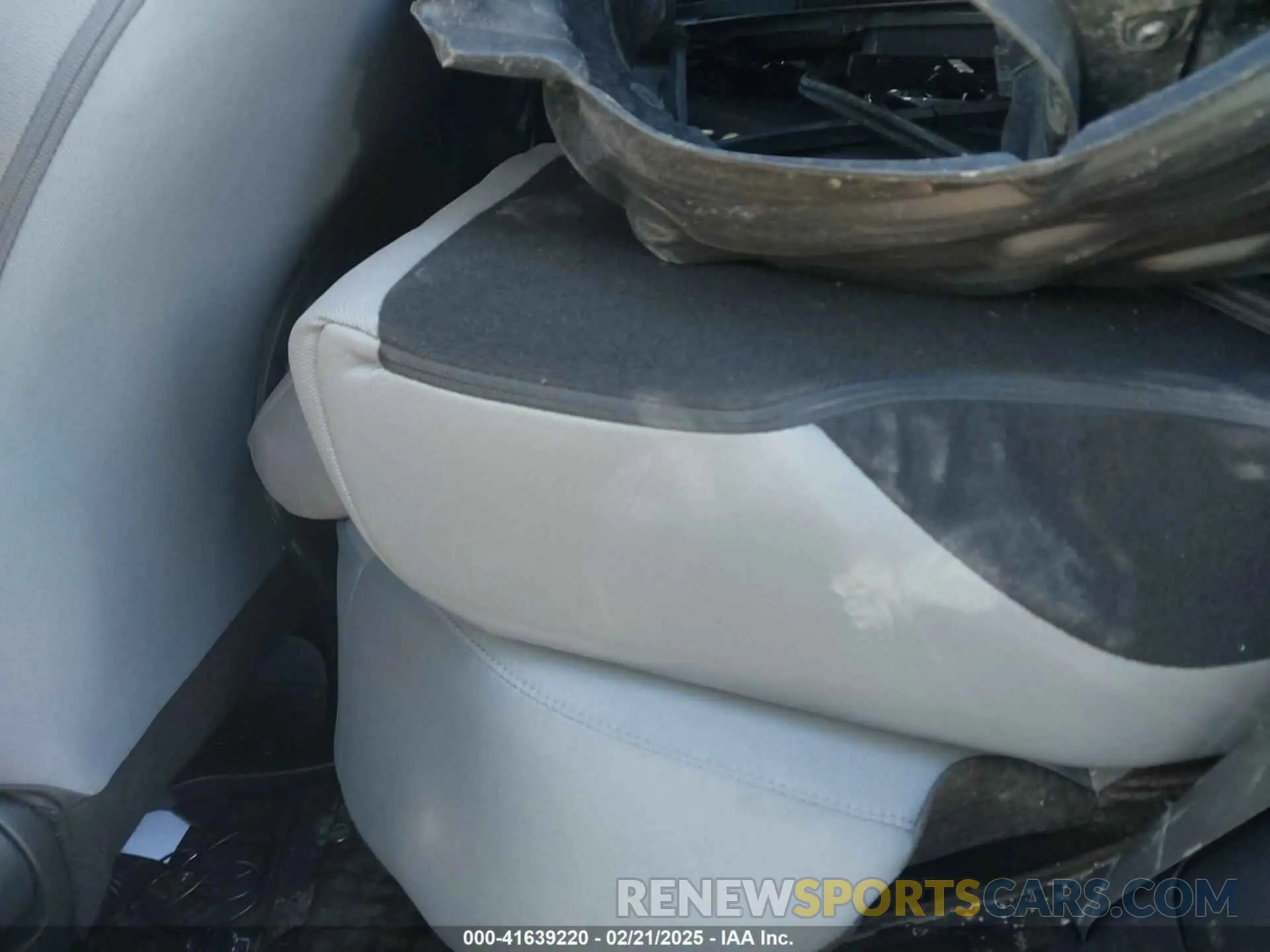 8 Photograph of a damaged car 5YFS4MCE8PP164592 TOYOTA COROLLA 2023