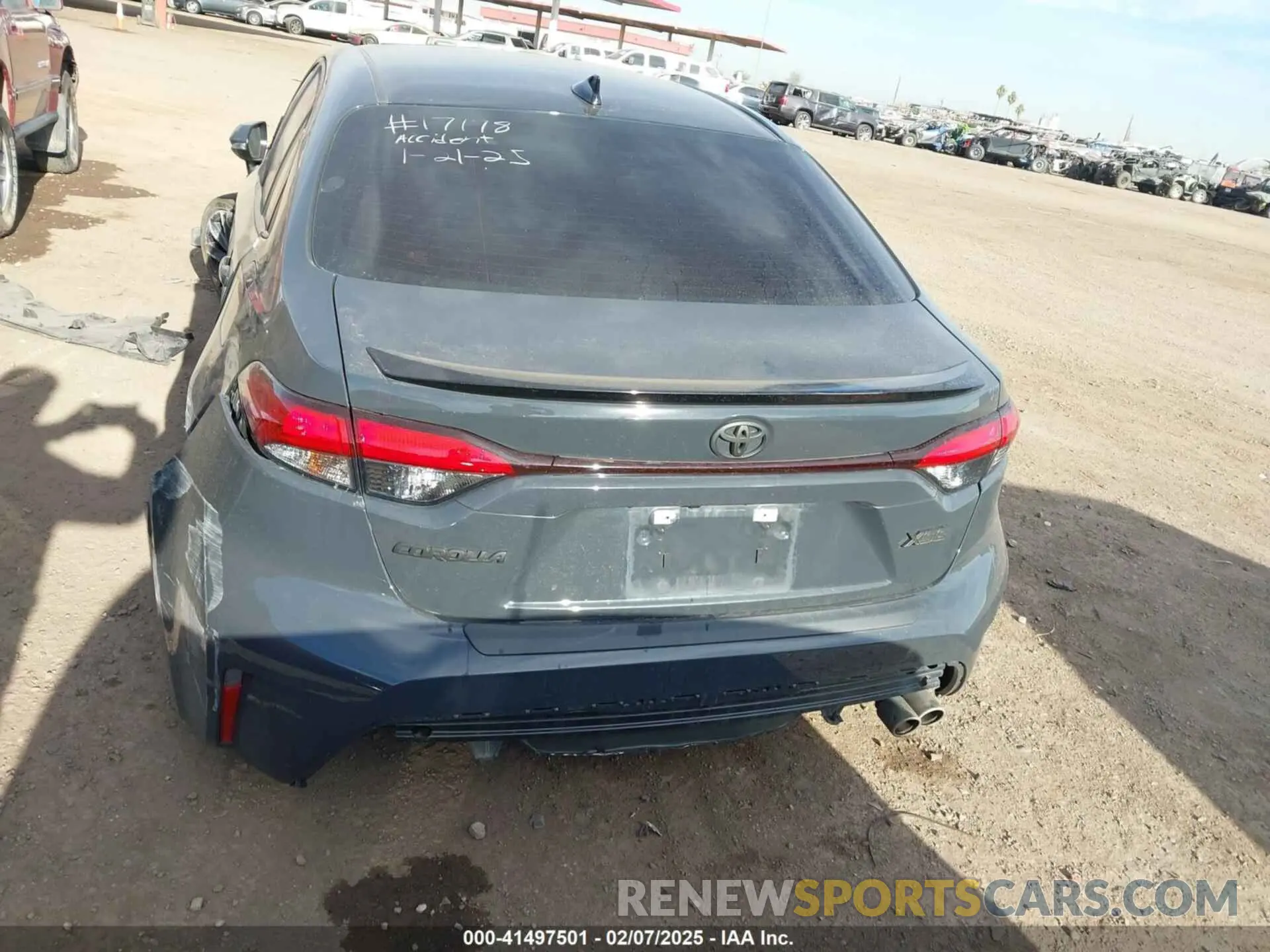 17 Photograph of a damaged car 5YFT4MCE3PP165332 TOYOTA COROLLA 2023