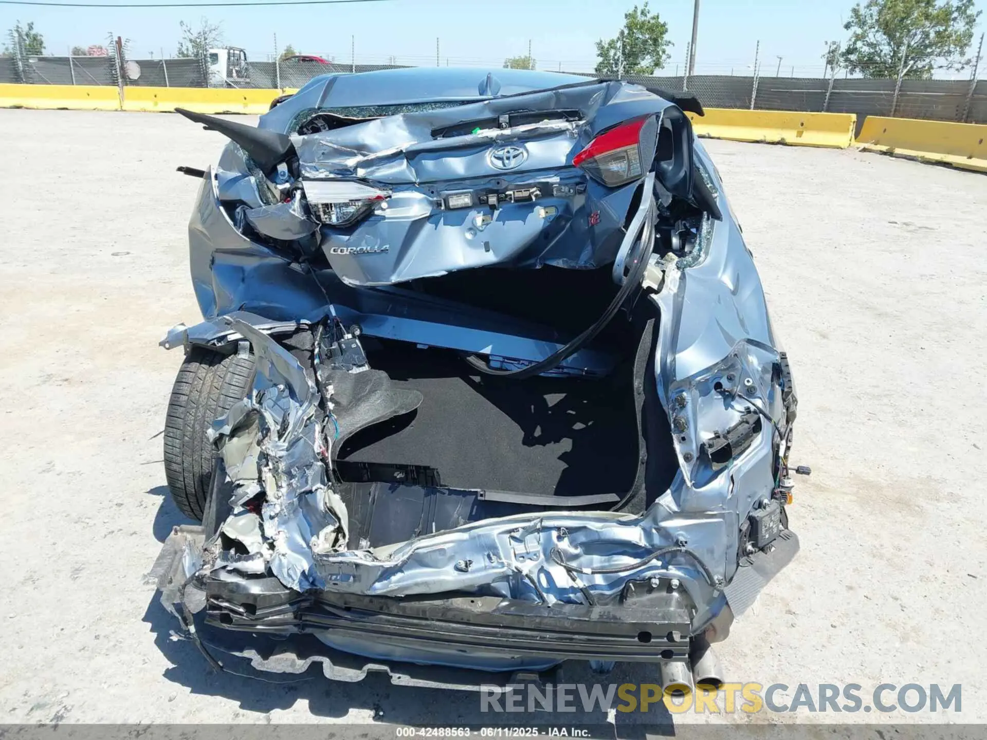 16 Photograph of a damaged car 5YFT4MCE3PP167534 TOYOTA COROLLA 2023