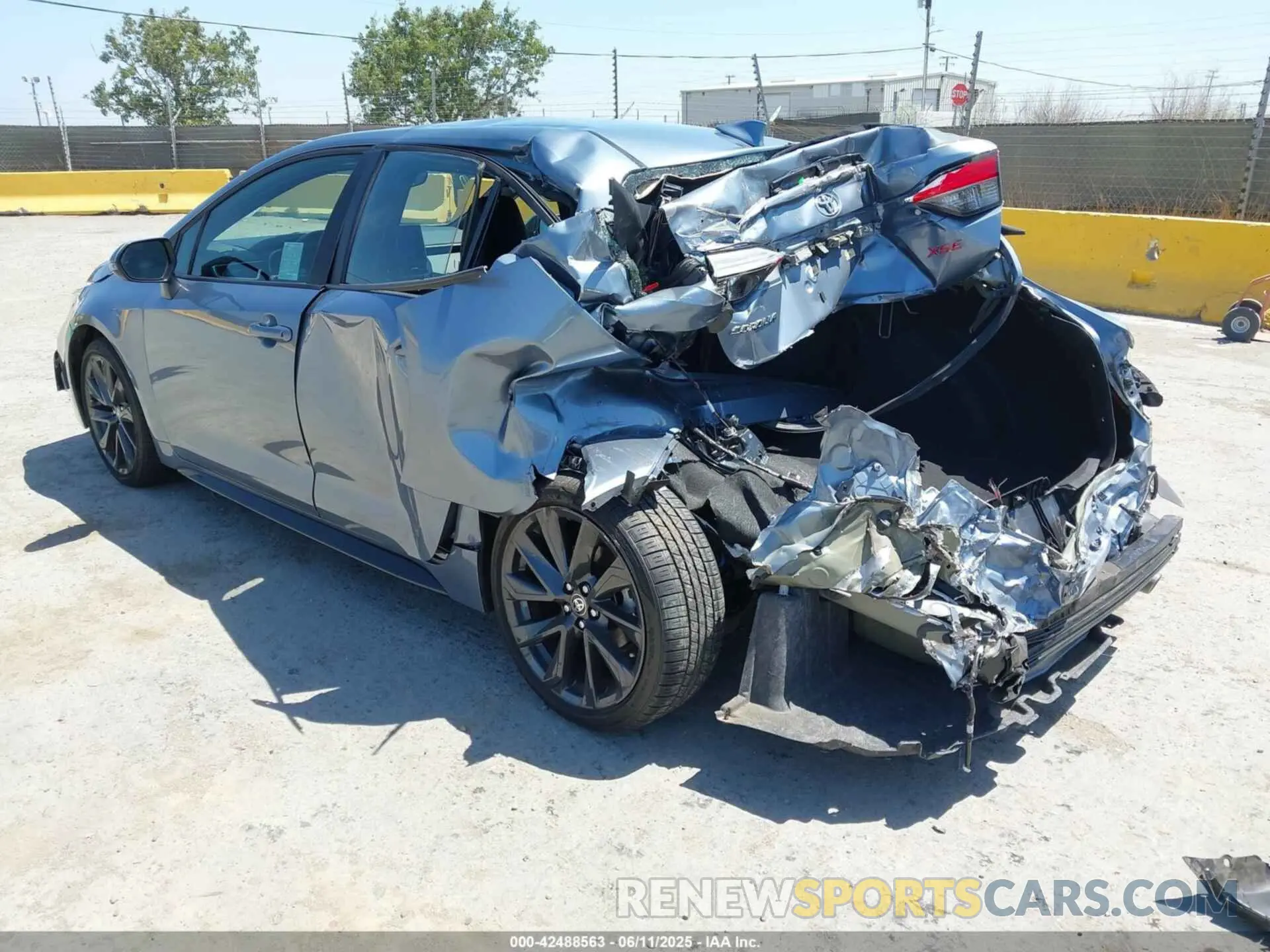3 Photograph of a damaged car 5YFT4MCE3PP167534 TOYOTA COROLLA 2023