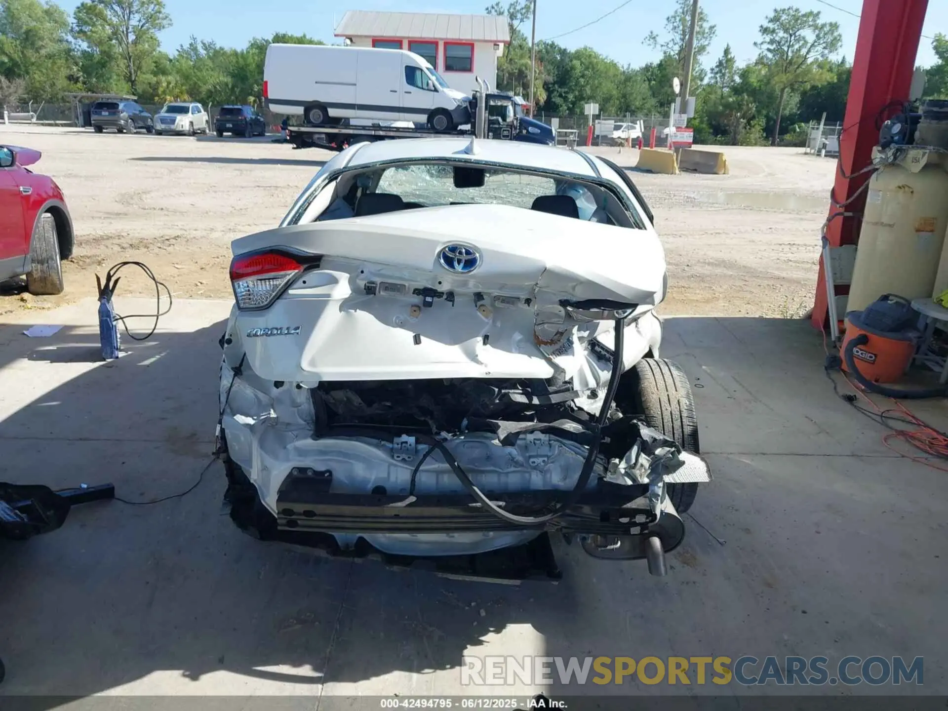 17 Photograph of a damaged car JTDBCMFE3PJ001058 TOYOTA COROLLA 2023